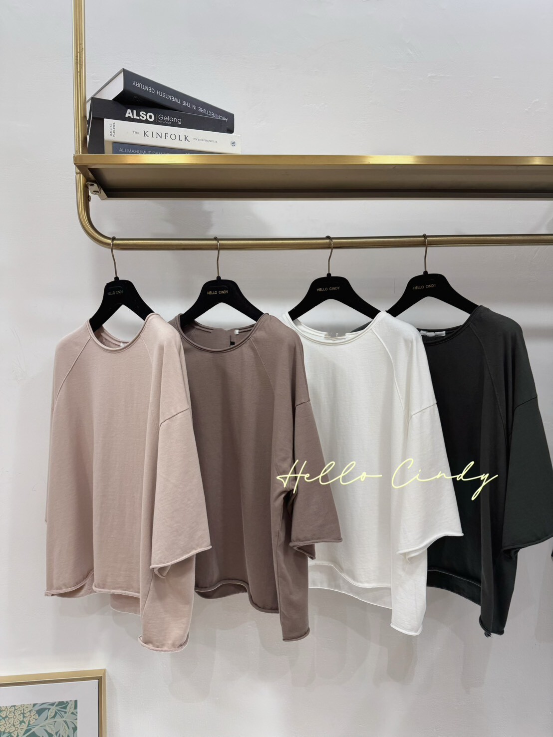 B10010-韓國肉肉女孩必買的簡約單色顯瘦剪裁棉質上衣