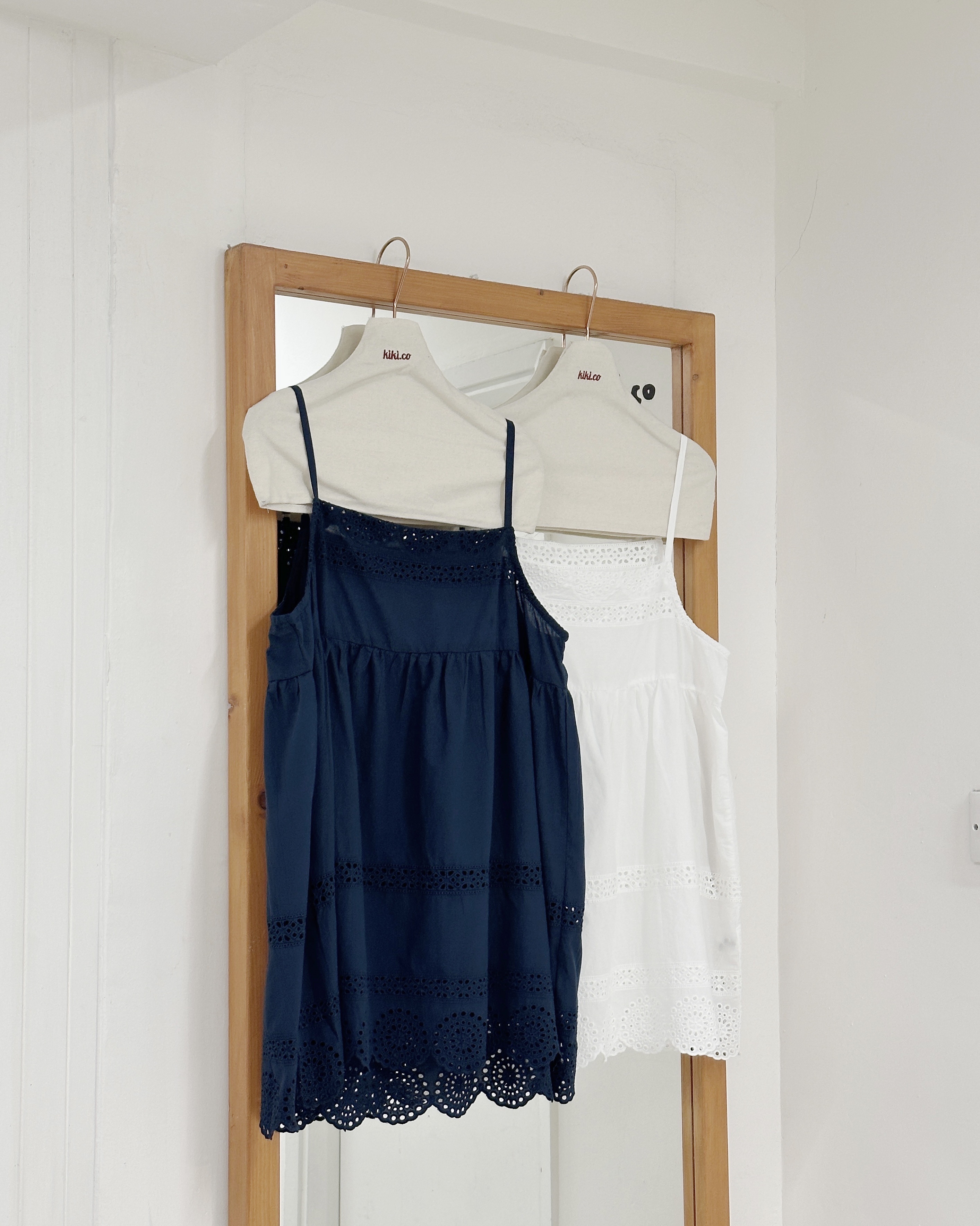 圓圈通花可調吊帶背心