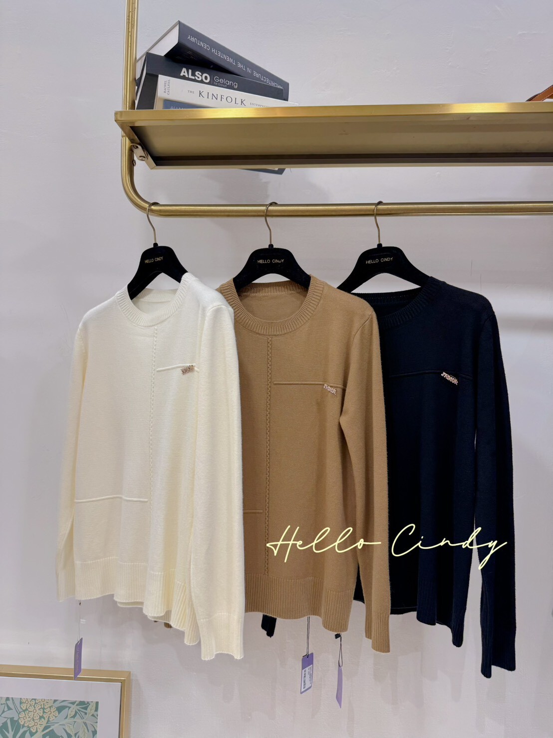 B10047 -超顯瘦優雅水鑽胸針羊絨感針織上衣