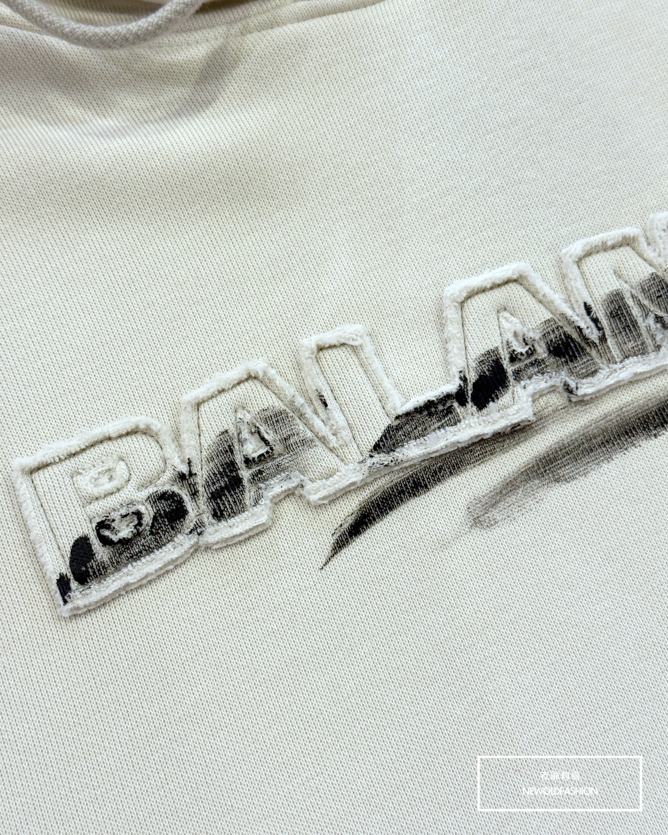 『新品上市』重磅B拼布刷痕帽T(NOF25106120)-米