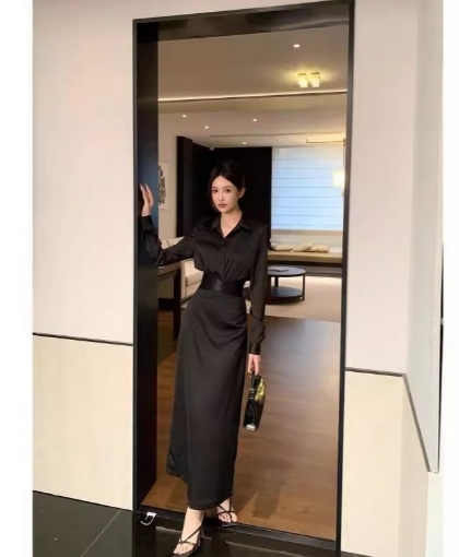 彈性收腰短版襯衫+高腰裙(2件組)(黑/白)(S~L)