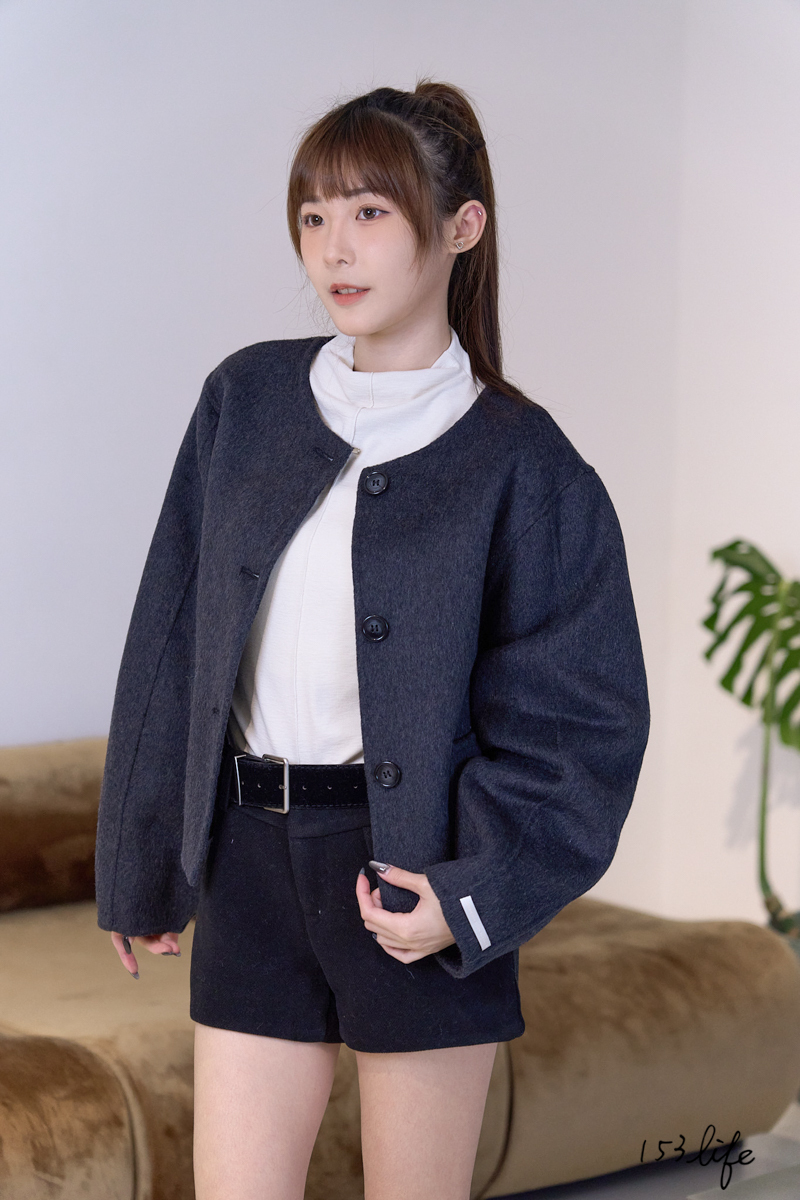 |現貨|氣質三釦羊絨短版外套(2色)