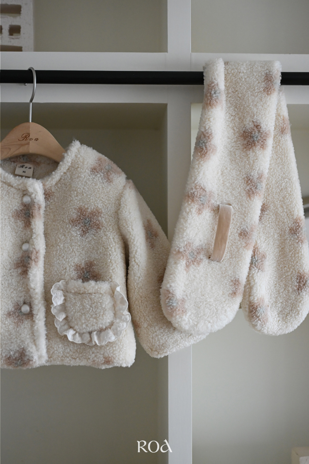 Roa Flower Garden Jacket（With Scarf）