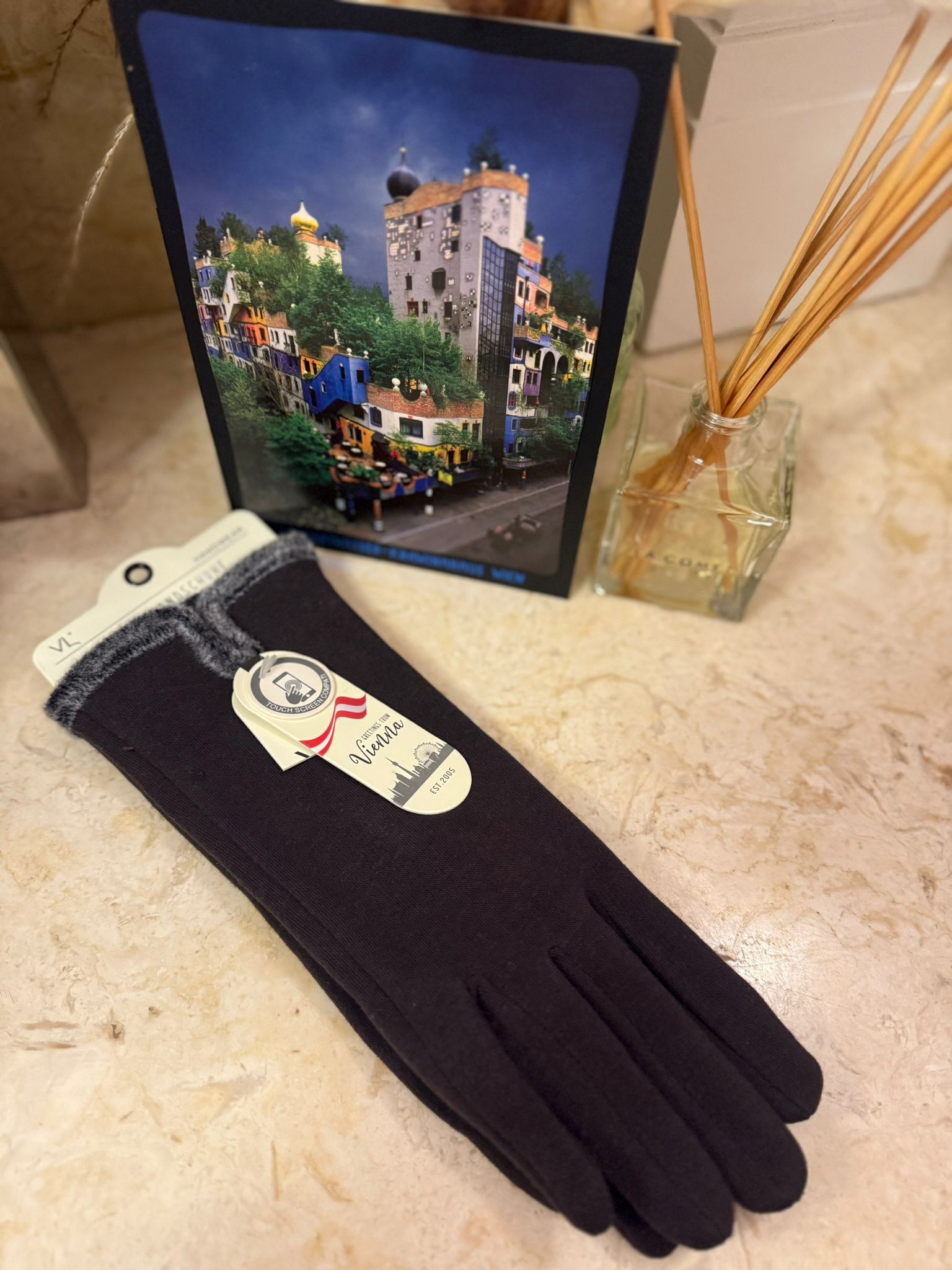 英國代購 (獨立訂單-VIENNA 絨面手套  🎄🎄香港現貨🎄🎄