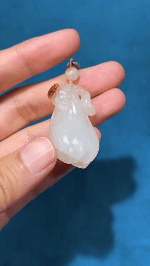 1024225 和田玉籽料玉蘭花