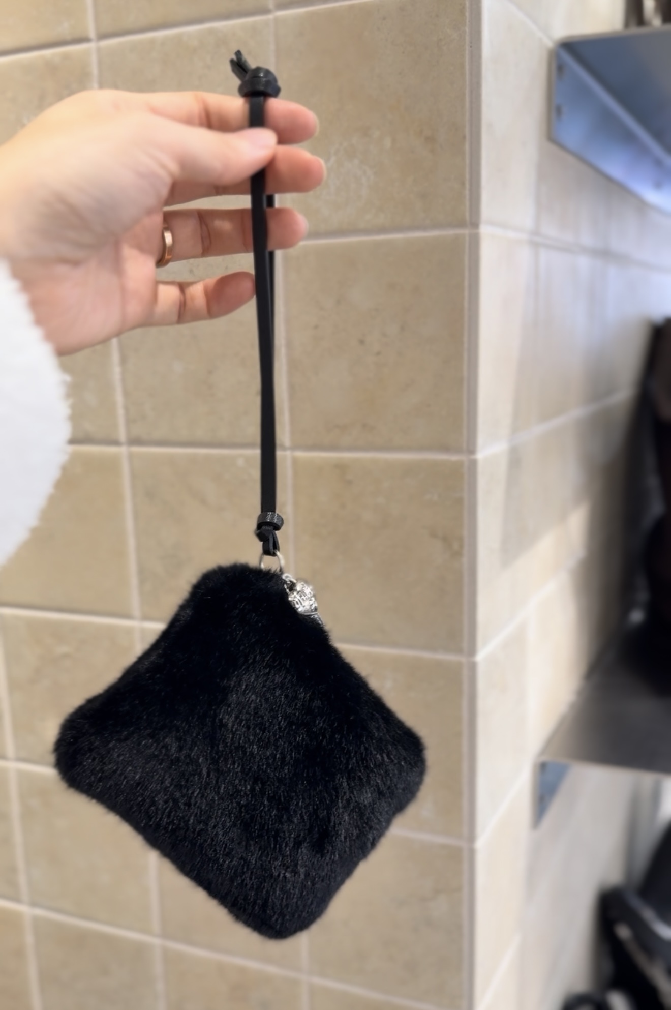 BL2535 人造毛coins bag