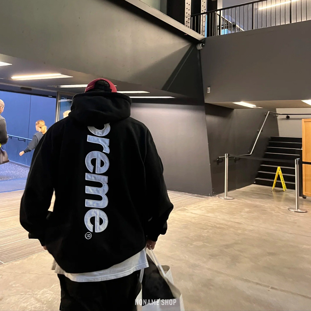 SUPREME 25FW SATIN APPLIQUE HOODED SWEATSHIRT 經典 背後 刺繡 LOGO 帽Ｔ兩色 (男款)