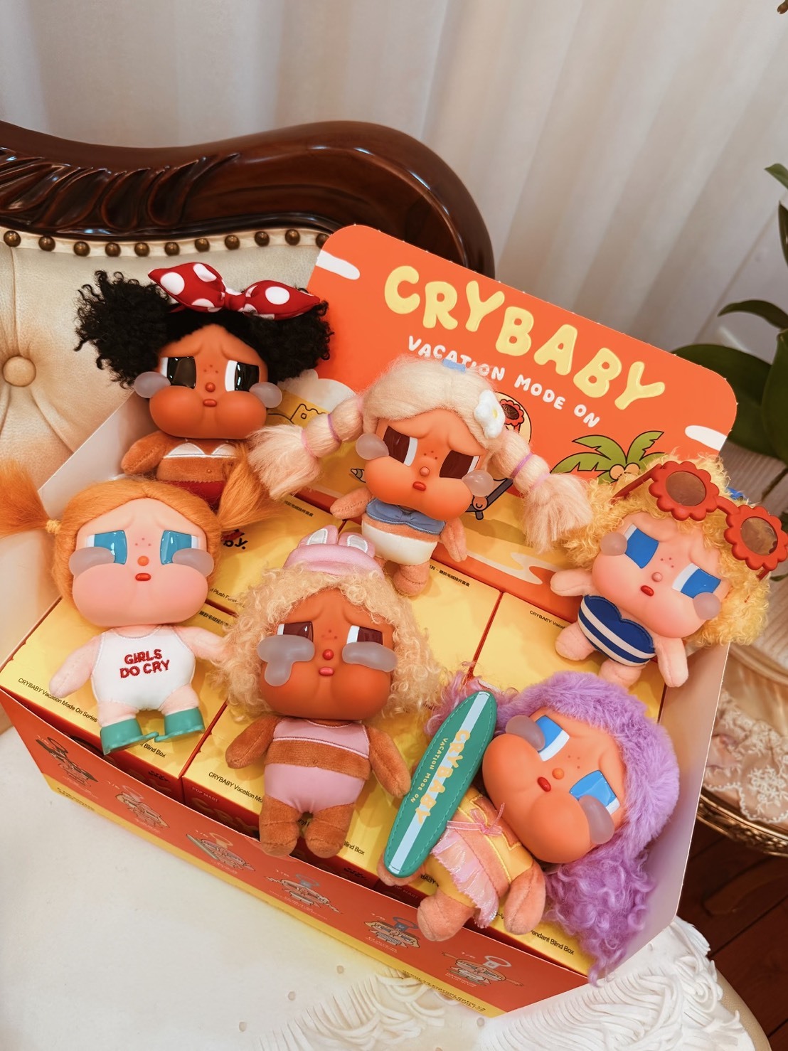 POP MART CRYBABY VACATION MODE ON 哭娃 公仔 盲盒🏝️