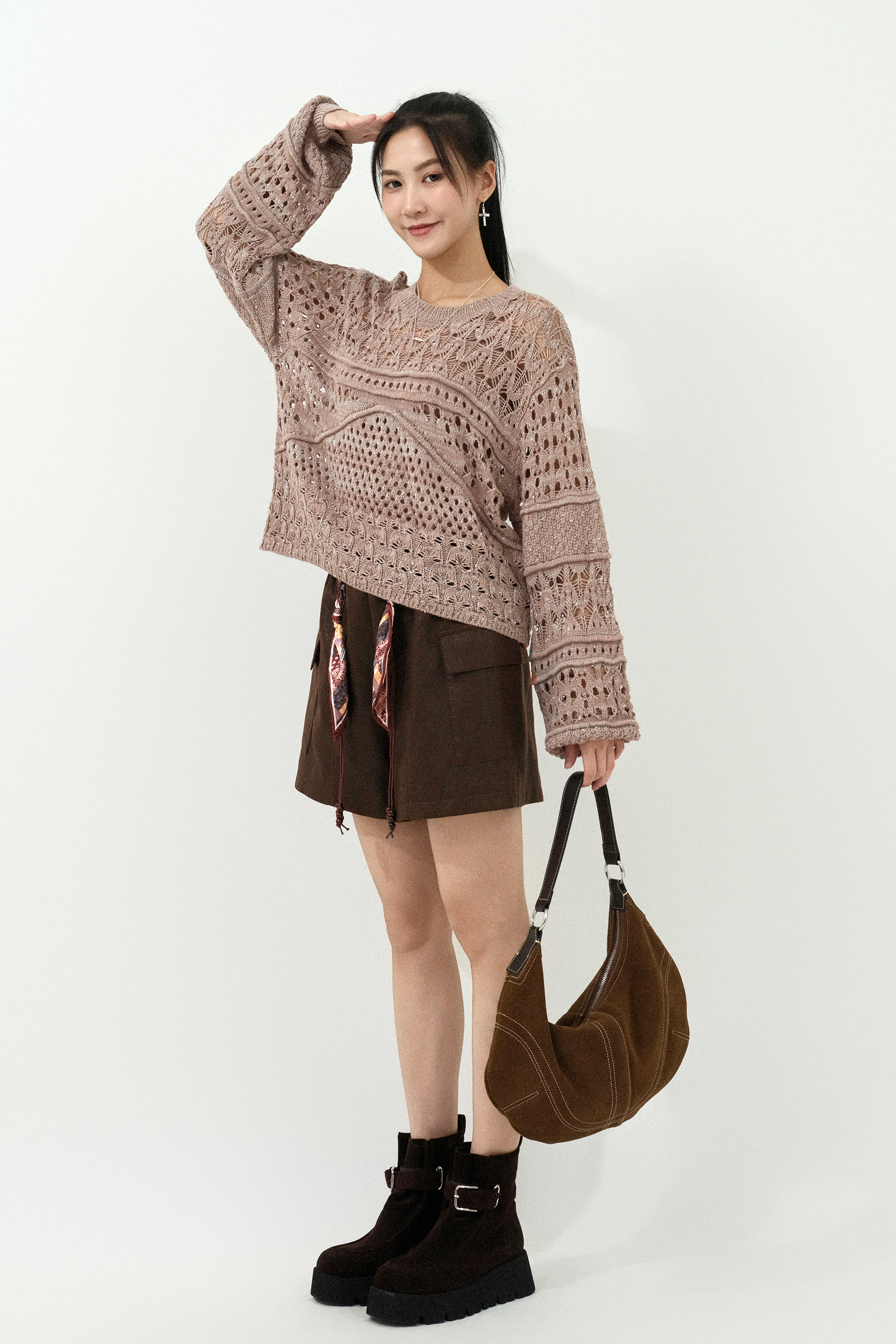 混款通花間針織上衣 (預購產品）