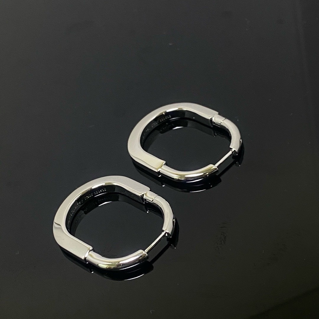 【小號光面】18k”Ti Lock”U型鎖高奢定製耳釘圈