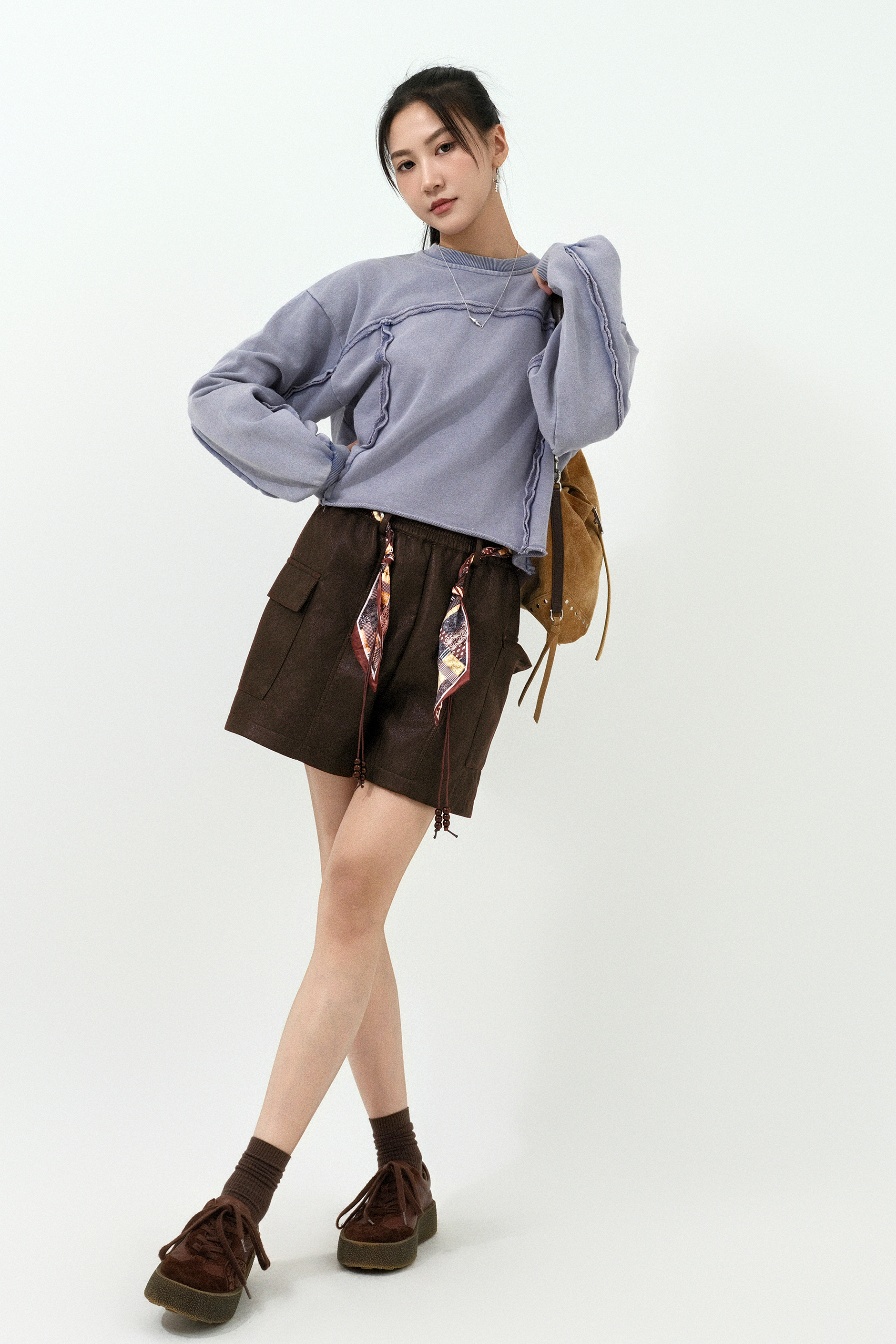 裝飾反骨邊洗水衛衣 (預購產品）