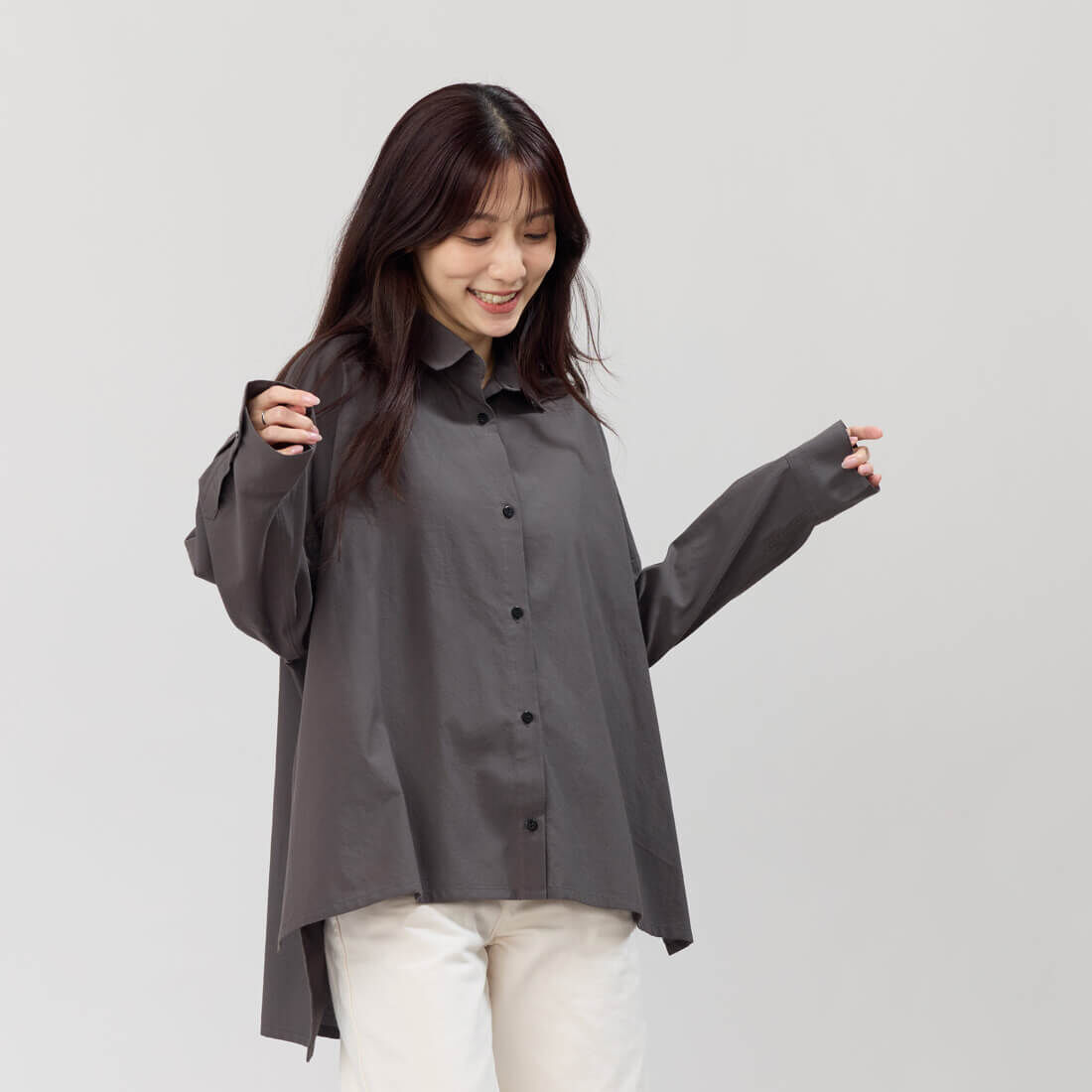 Manda寬版開襟純棉上衣長襯衫/墨灰