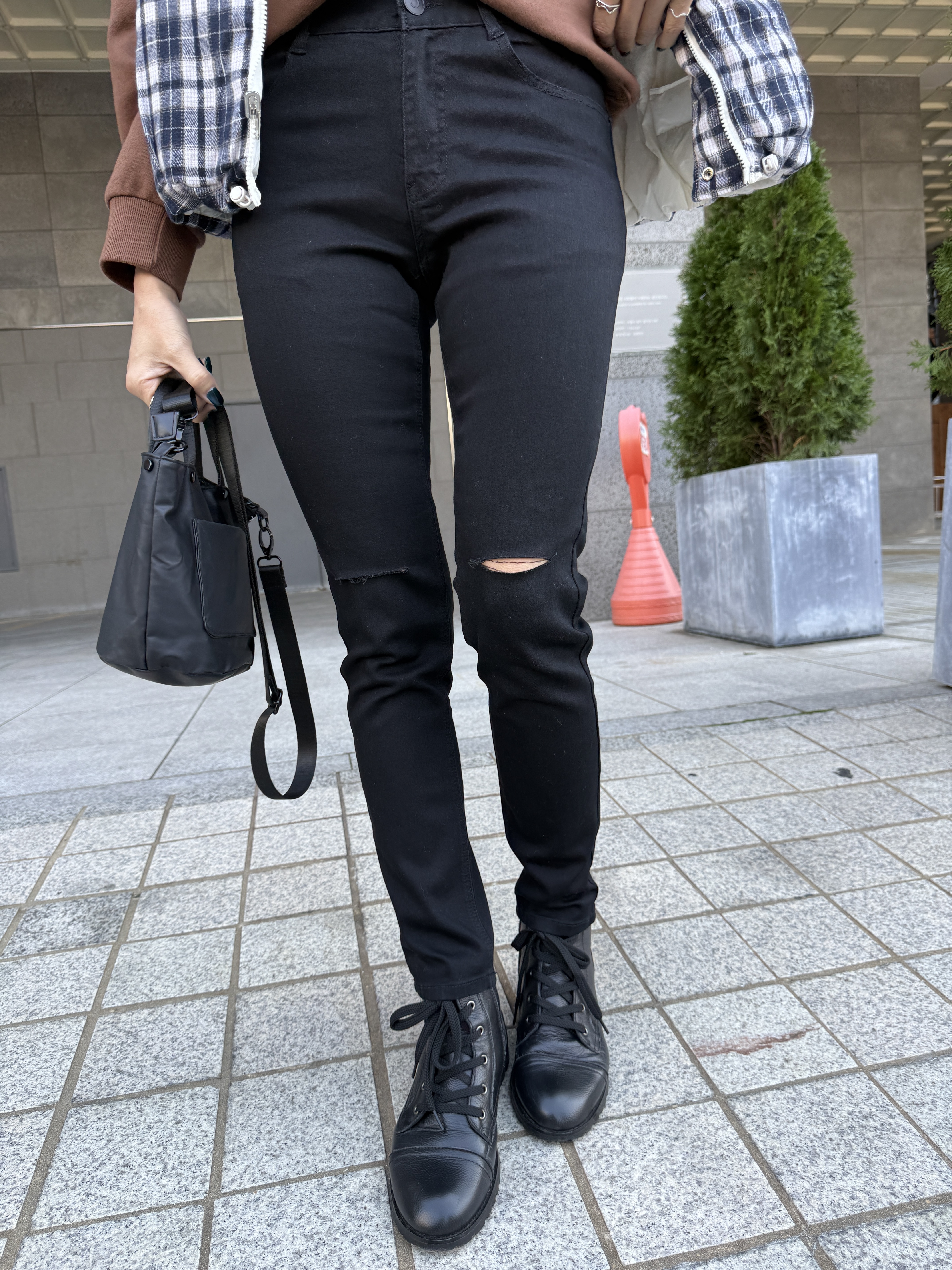 正韓QQ好彈性顯瘦割破黑褲