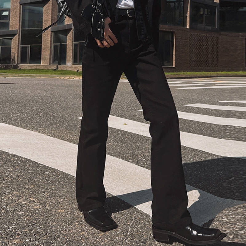 韓系GD同款黑色微喇叭牛仔褲, 超顯腿秒拉長腿部比例