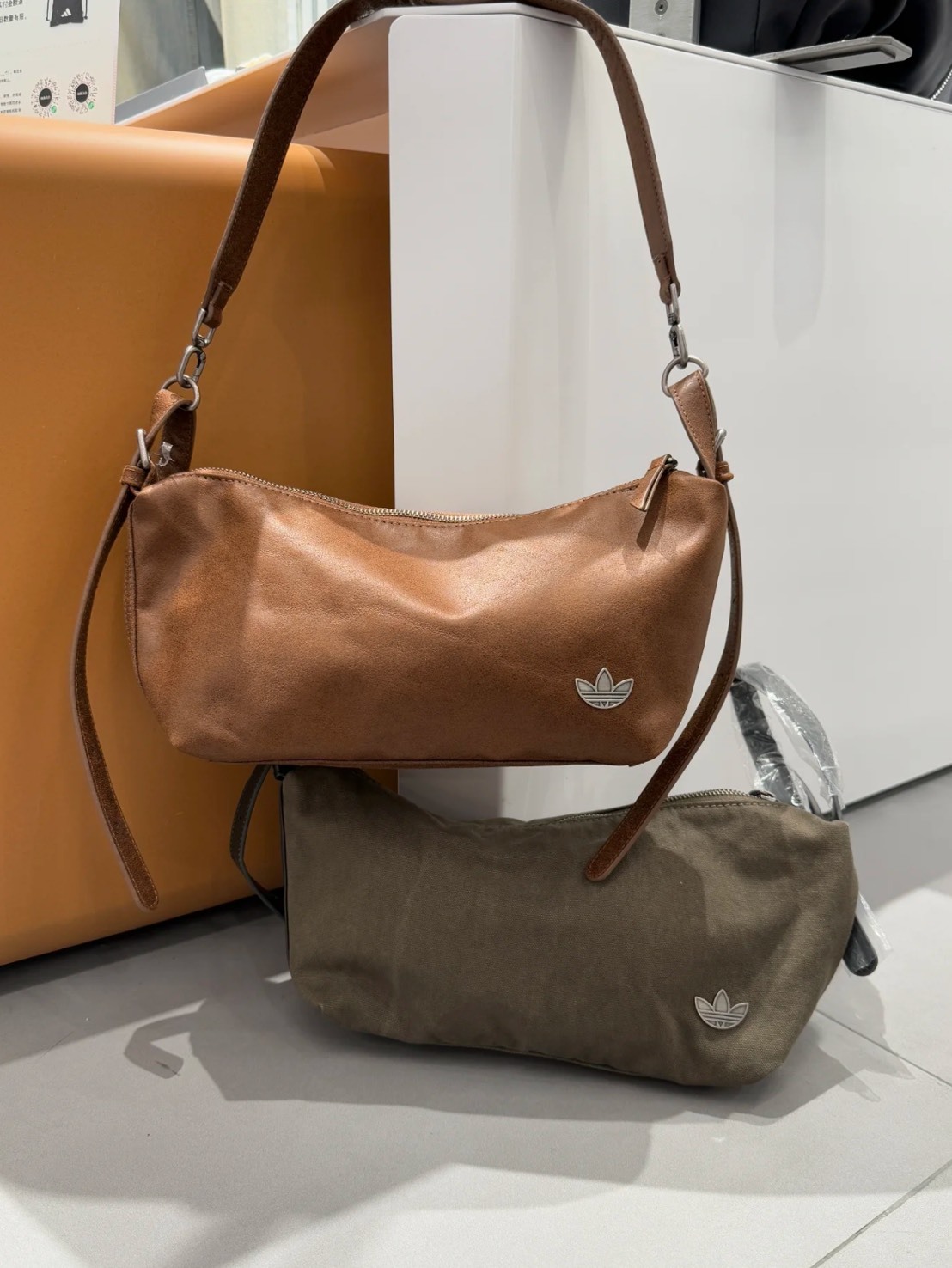 ADIDAS W BELTED 枕頭包 2色