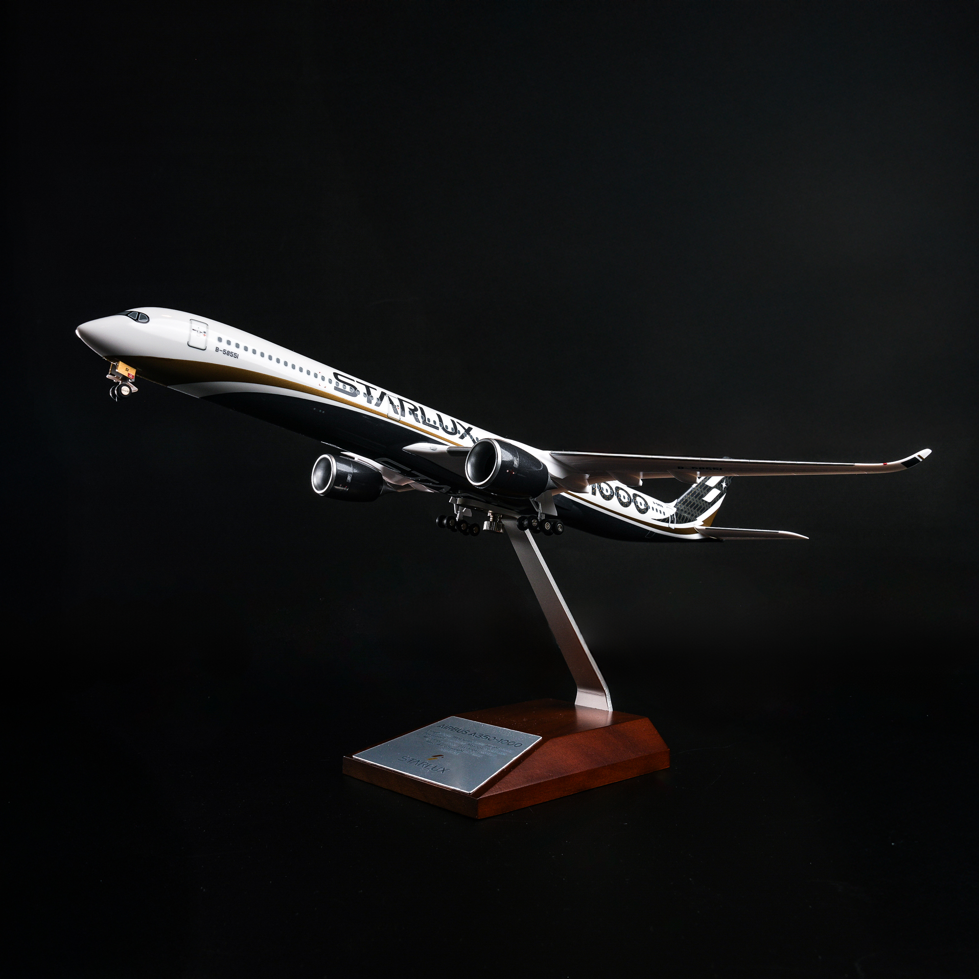 STARLUX | A350-1000 1:200 飛機模型碳纖維塗裝