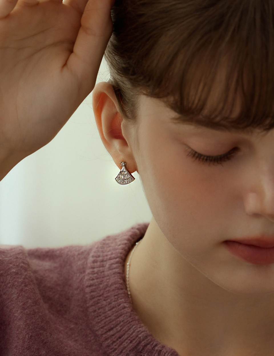 滿鑽扇片。針式耳環