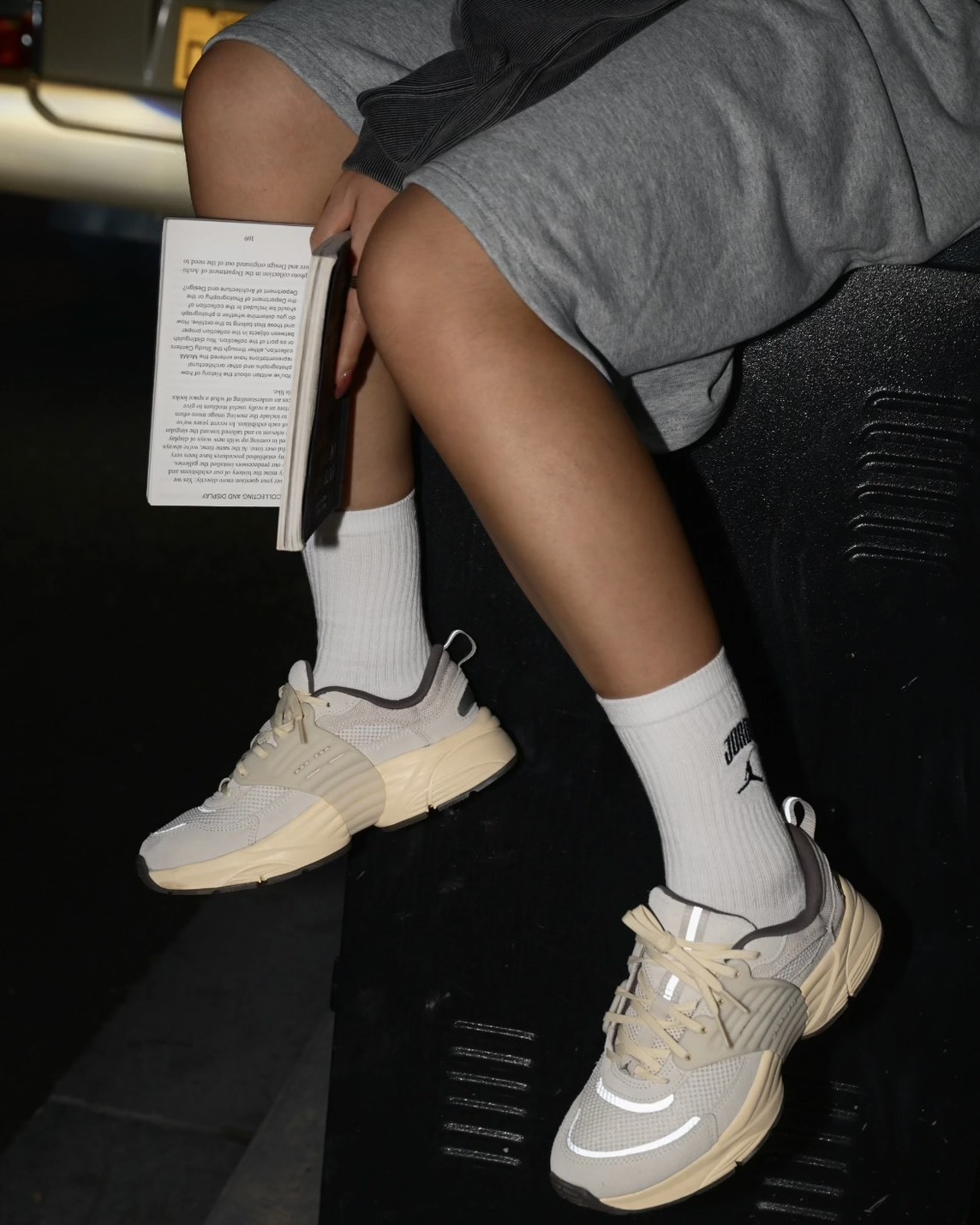 <王嘉爾同款!> Nike Jordan Trunner O/S 麂皮 復古 網眼 米灰