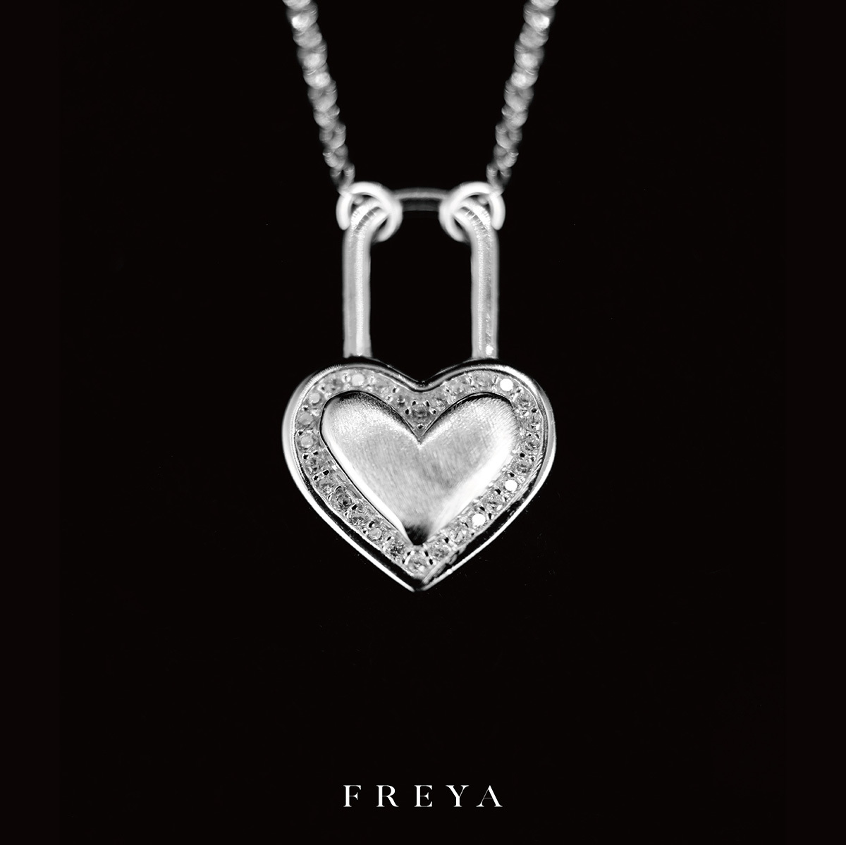 FREYA 閃鑽愛心鎖項鍊
