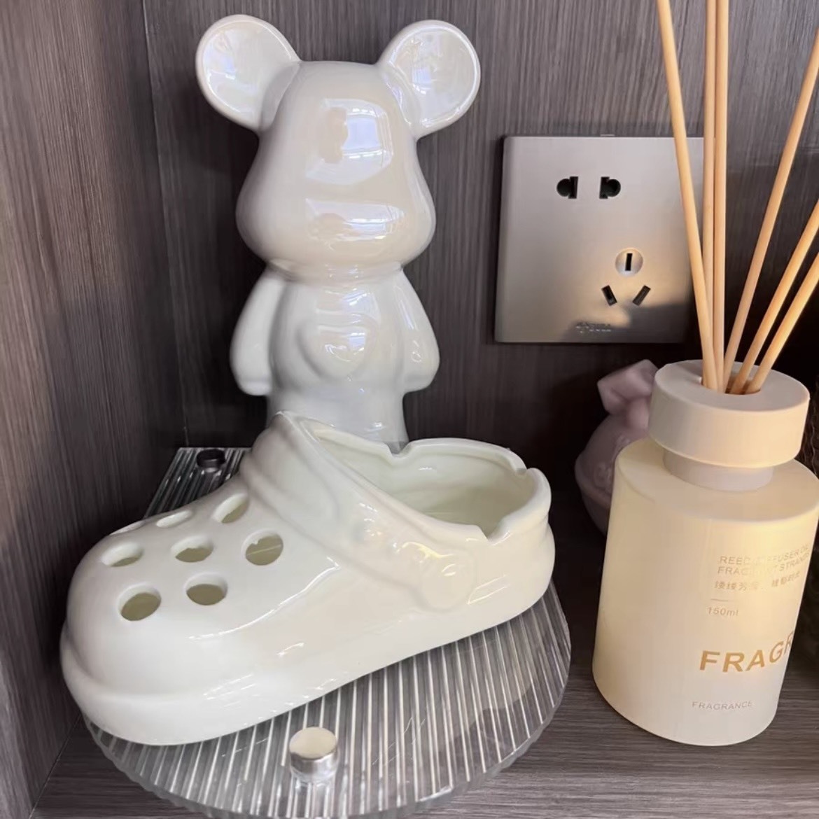 洞洞鞋 陶瓷煙灰缸 ashtray