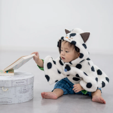 RMB10OW009WE Rag-mart 黑白波點貓貓柔軟造型斗篷