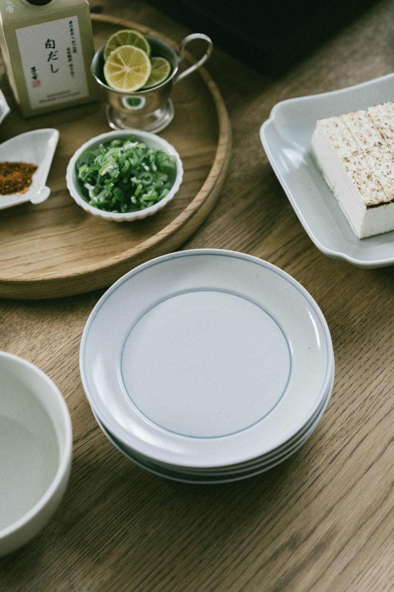 東屋-丸鏡五寸皿（ 吳須輪）