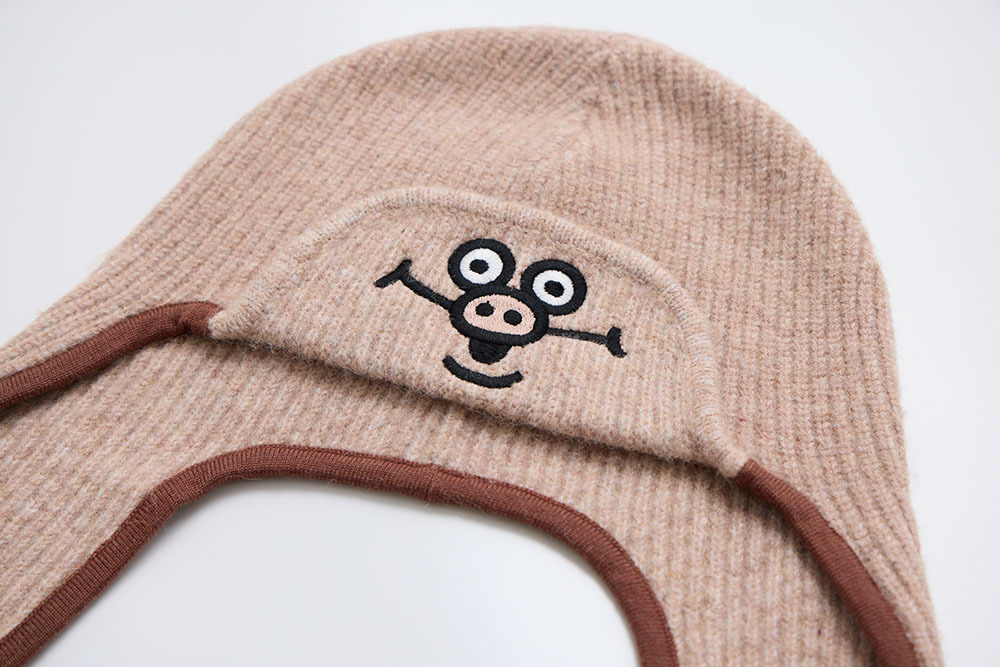 [Megumi Yamazaki] Dogs Know Everything Colorblock Earcuff Beanie Khaki