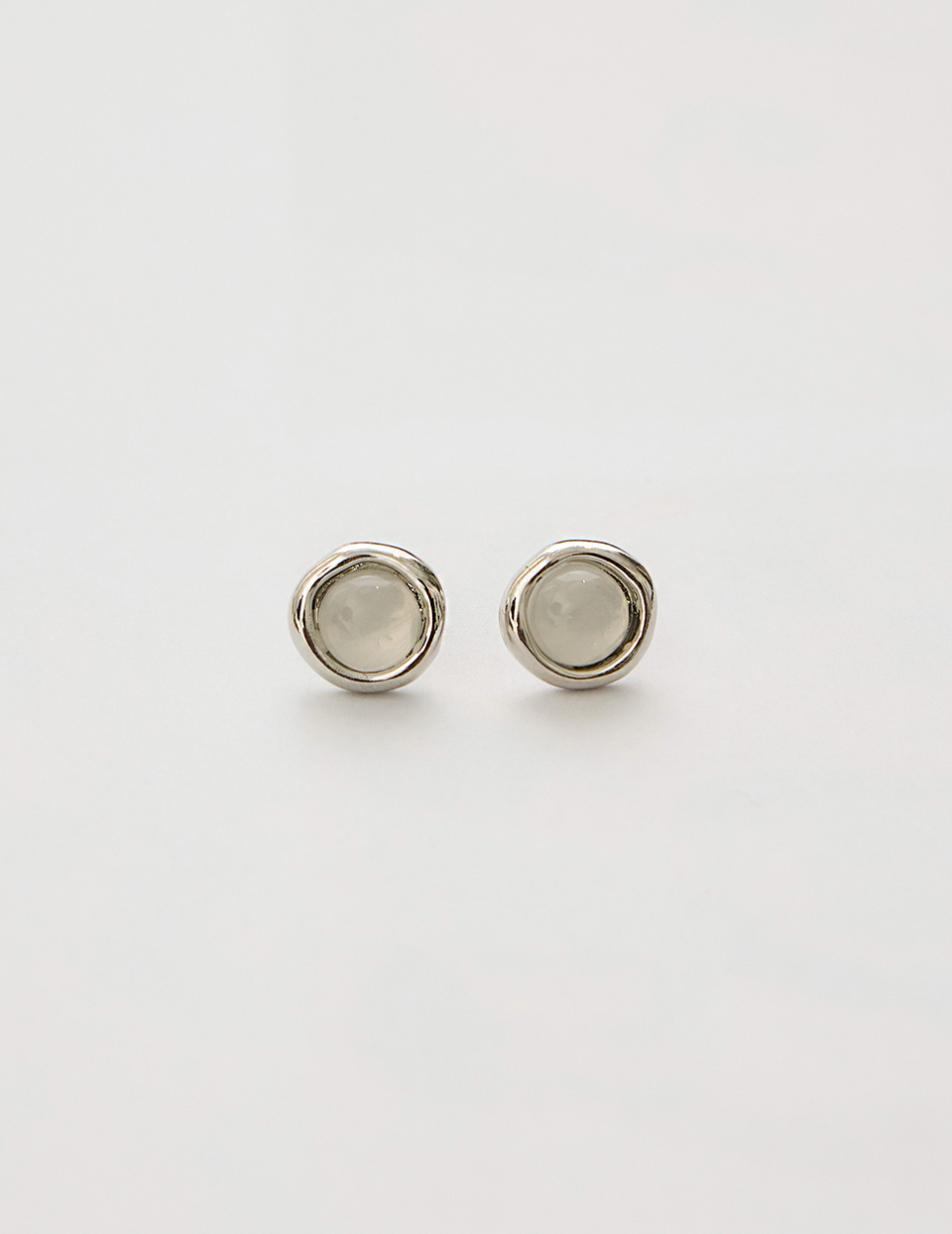 月光貓眼。針式耳環