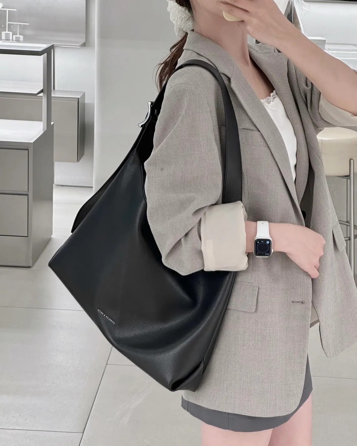 Charles ＆ Keith 小CK 麂皮 hobo 皮革 托特包 2色