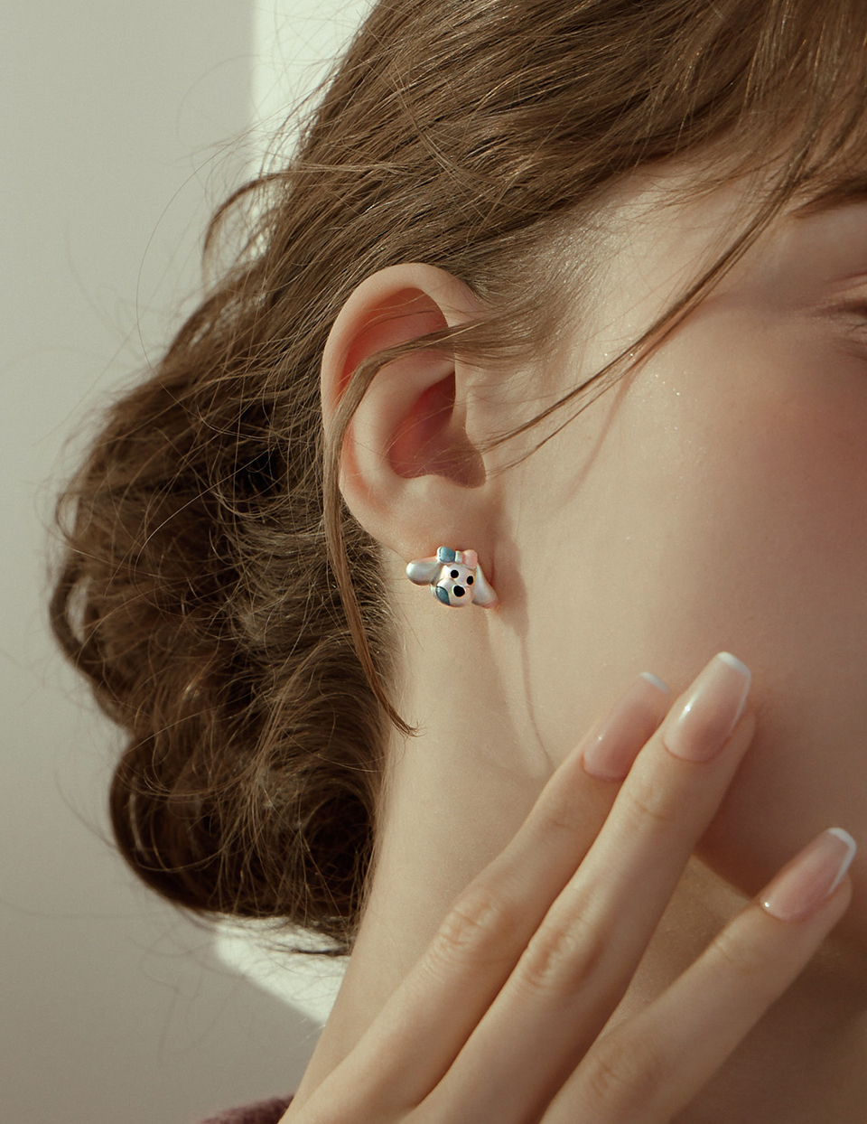 甜系粉嫩小狗花花。針式耳環