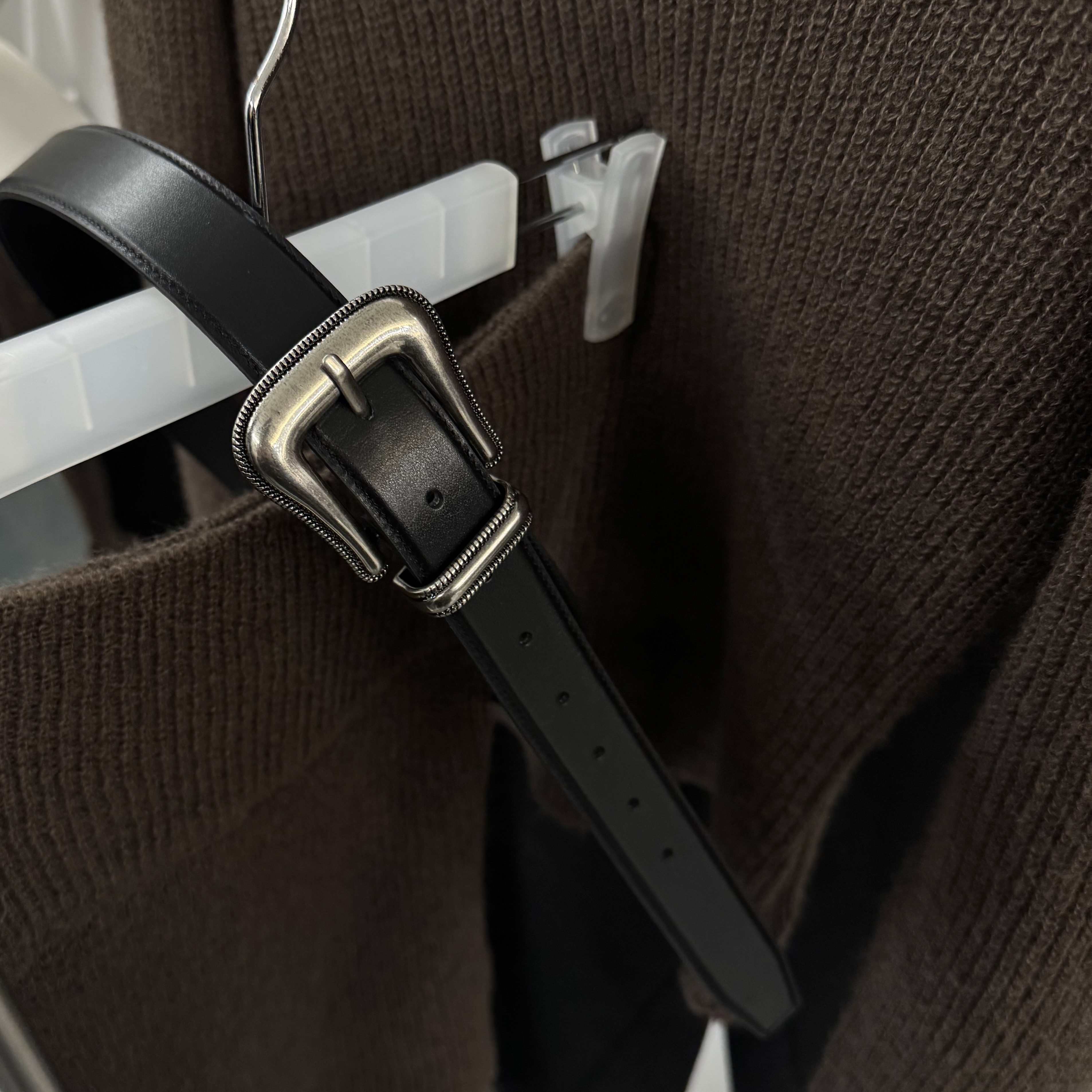 NB11 帥氣造型扣頭真皮皮帶(無折扣)