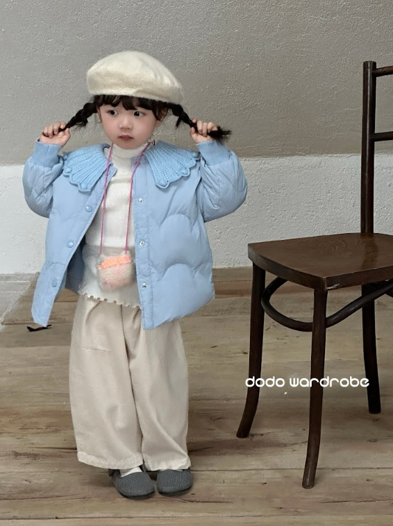 DDB10OW003BL  DODO Wardrobe -Baby Blue針織花邊領薄羽絨外套
