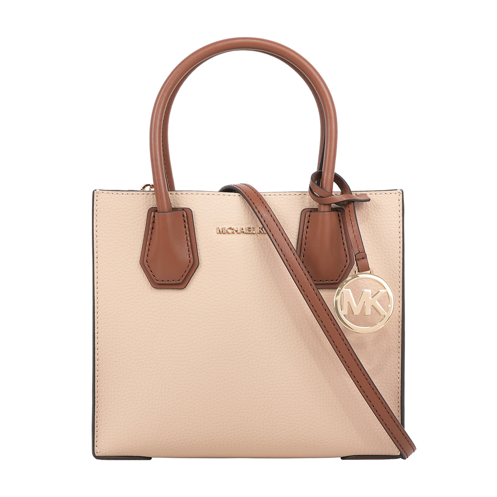 【Michael Kors】Mercer Logo 吊飾粒紋皮革中型二用包(粉膚/焦糖)