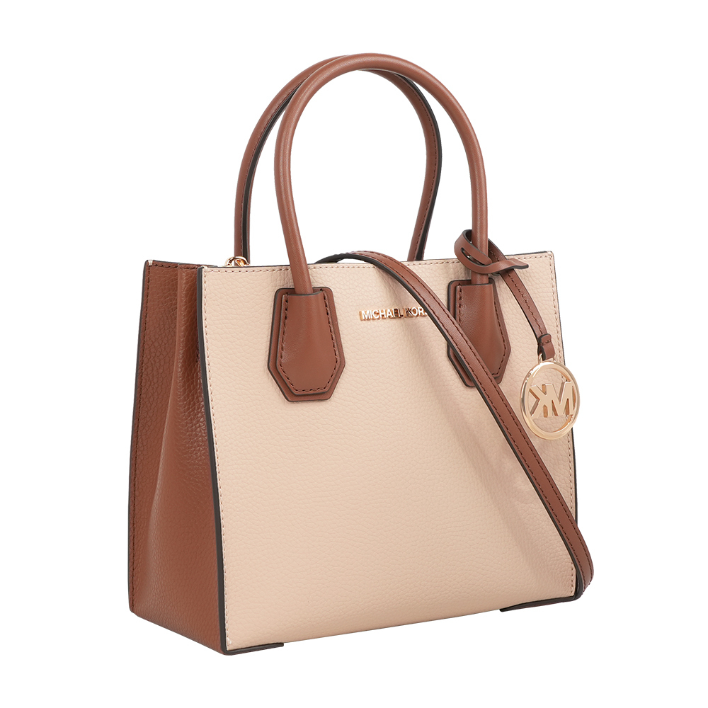 【Michael Kors】Mercer Logo 吊飾粒紋皮革中型二用包(粉膚/焦糖)