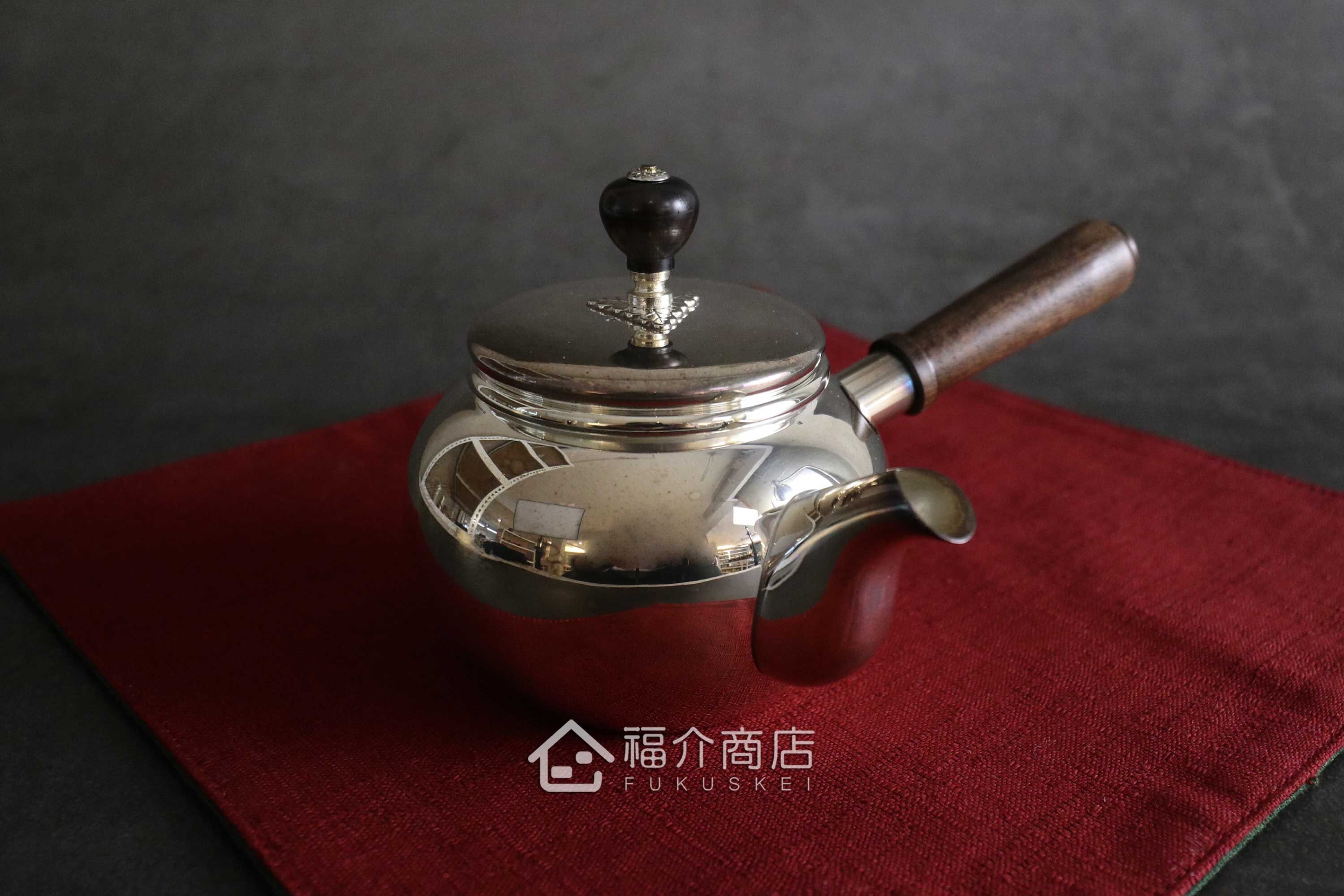 泡茶用的日本純銀茶壺
