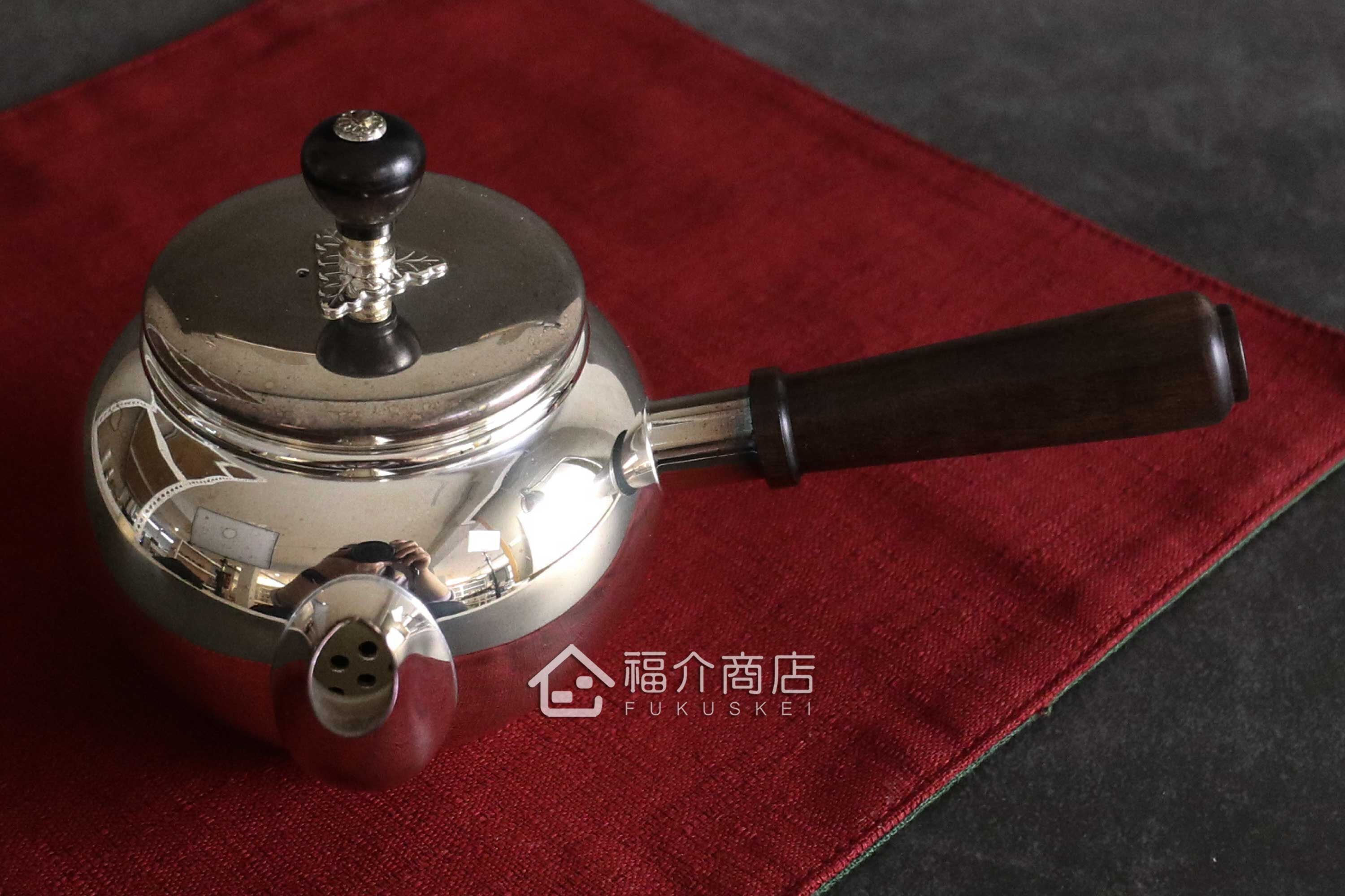 泡茶用的日本純銀茶壺
