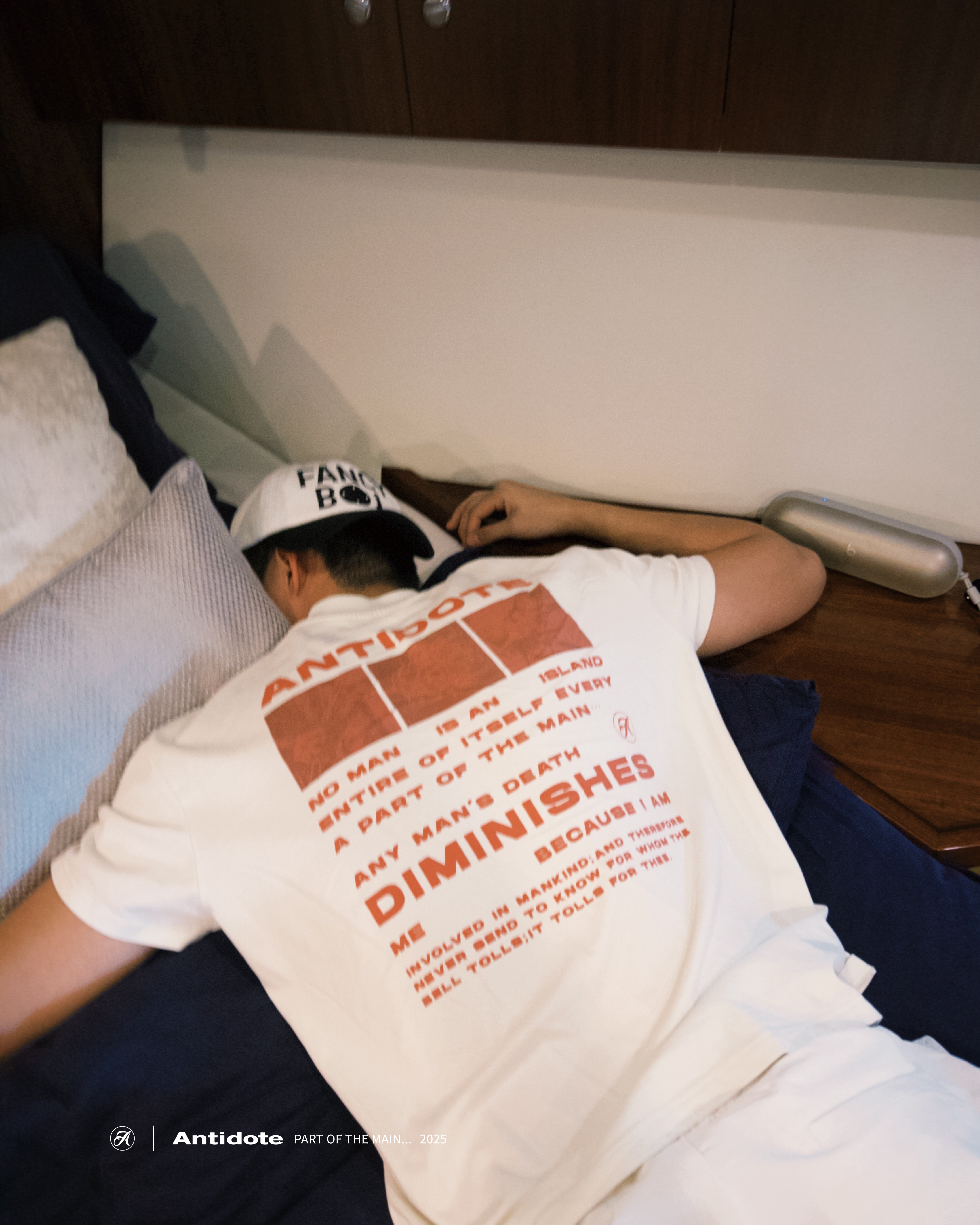 ANTIDOTE 花卉 圖像 標語 Logo 胸口 Boxy 短袖 兩色