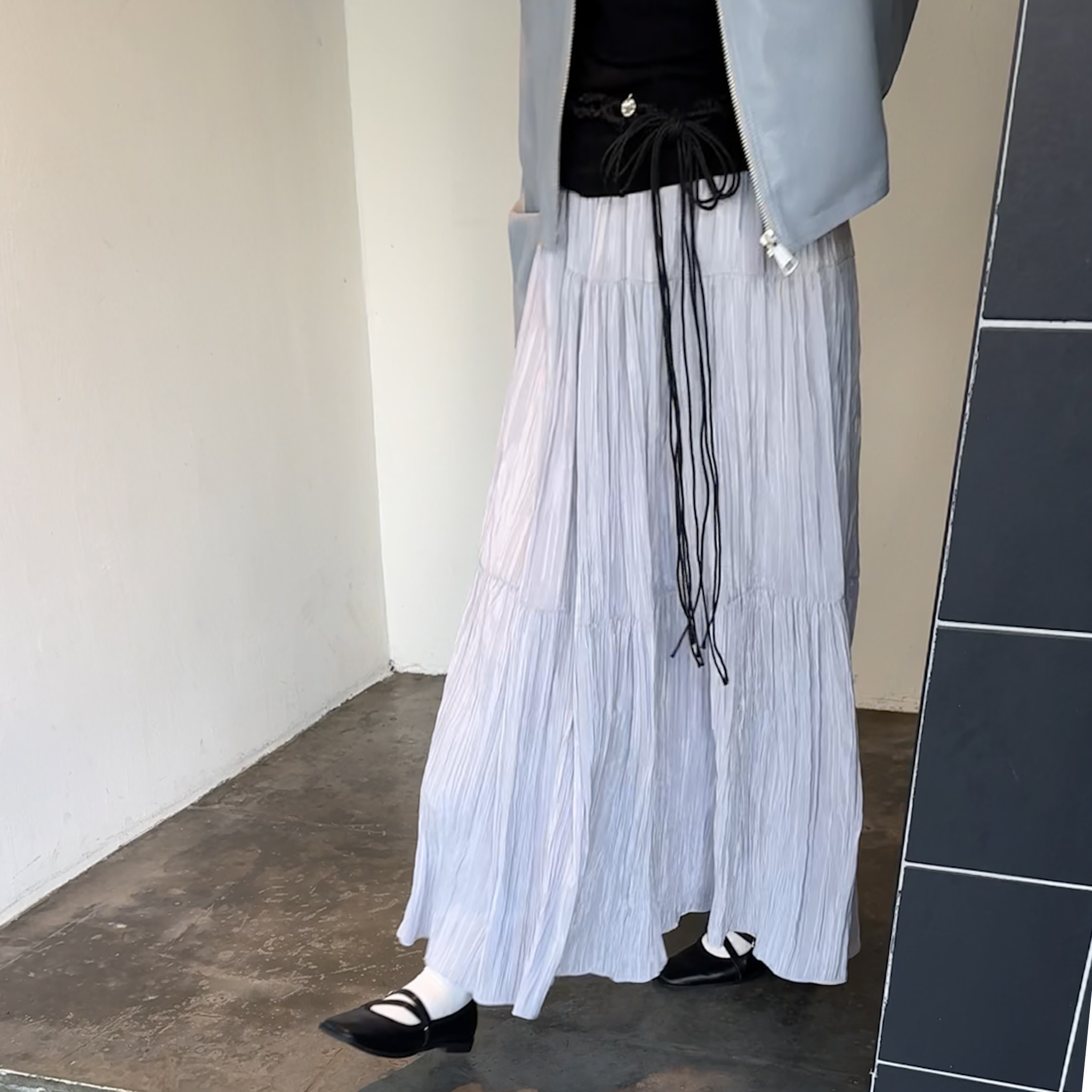 NB04 氣質歐膩都要來一件的絲光澤裙(灰)