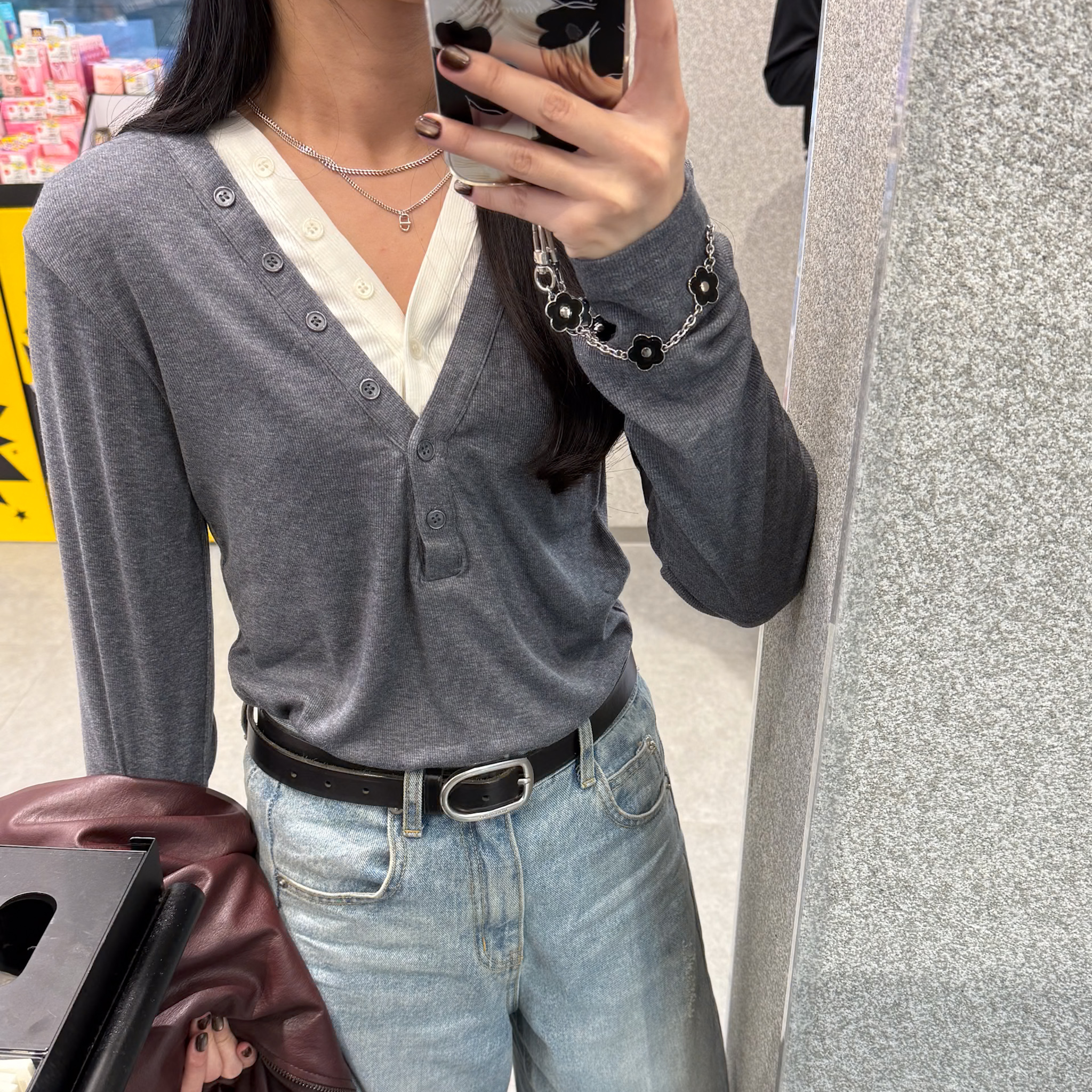 NB05 推薦包色V領顯瘦假兩件柔軟舒適T(米/灰/黑)