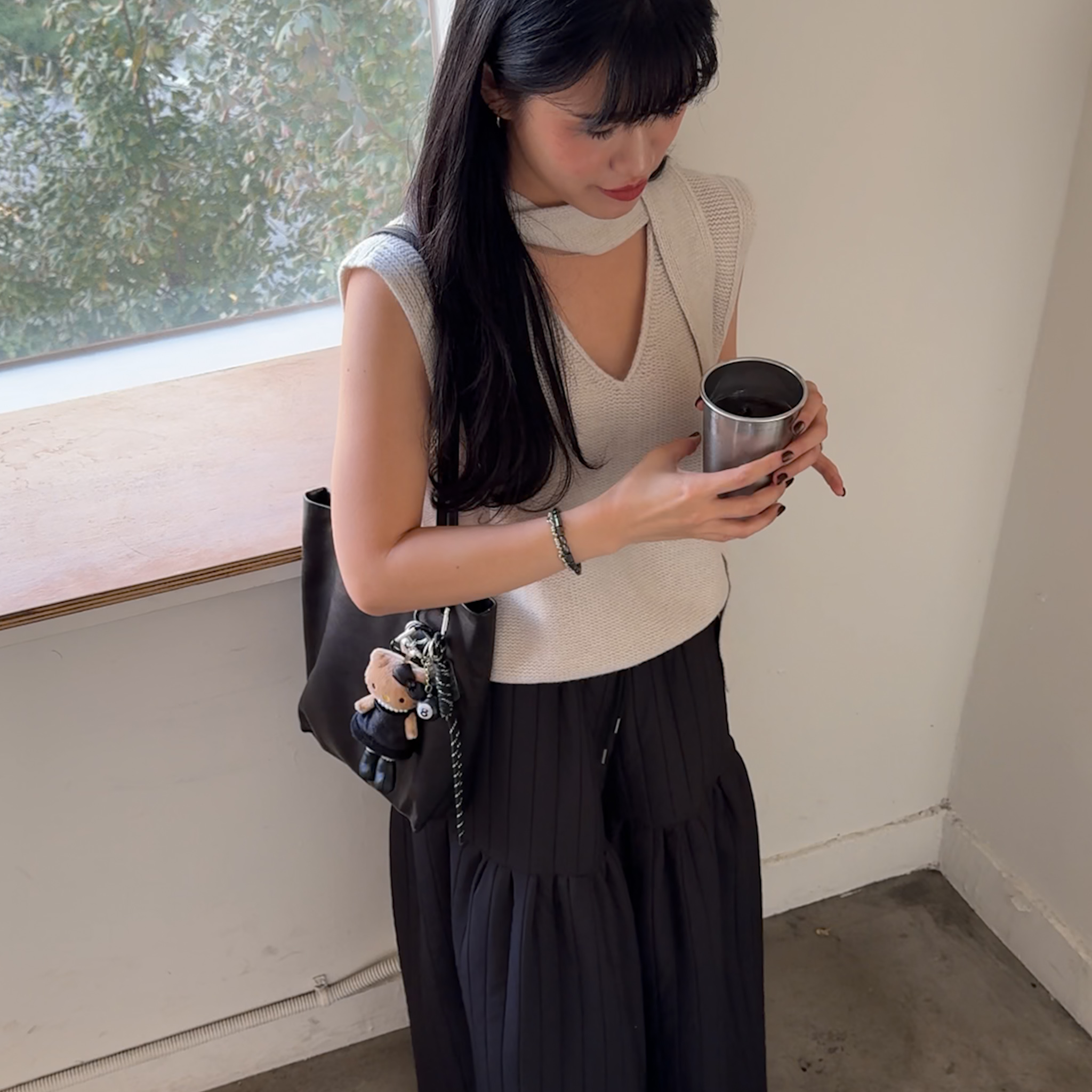 NB06 羊絨V領繞脖針織背心