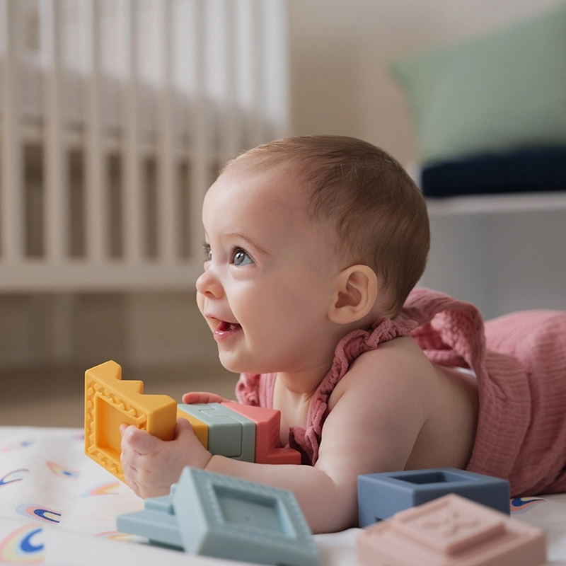 Baby to love,寶寶的第一組建造積木組的實拍圖