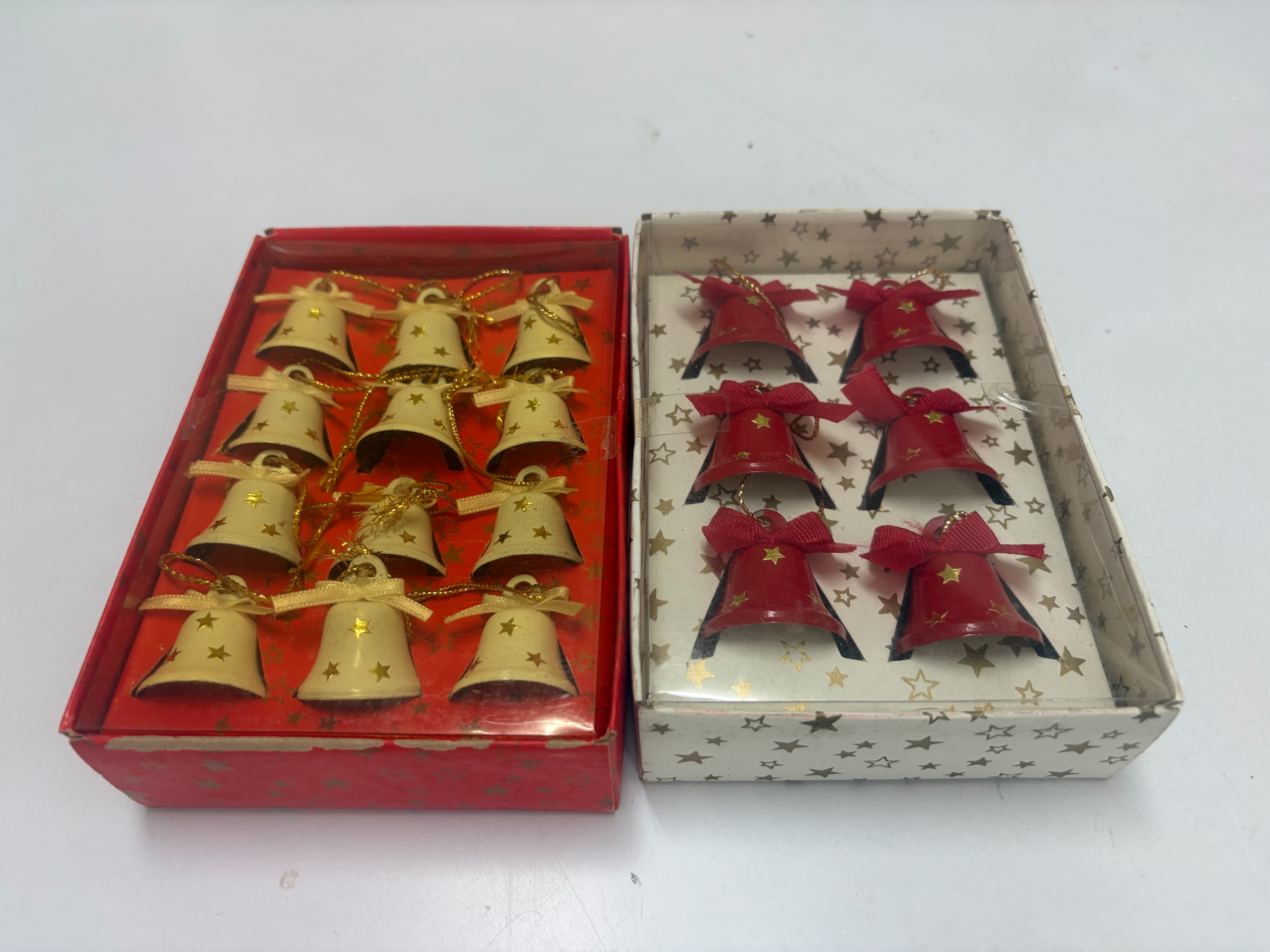 基隆院｜超狂雙11 勁爆低價1.強固修補膠帶約寬12.7CM*120CM 2.雙層手拿收納包，15CM*25CM 3.聖誕節裝飾鈴 4.碗罩，紅綠兩色隨機配