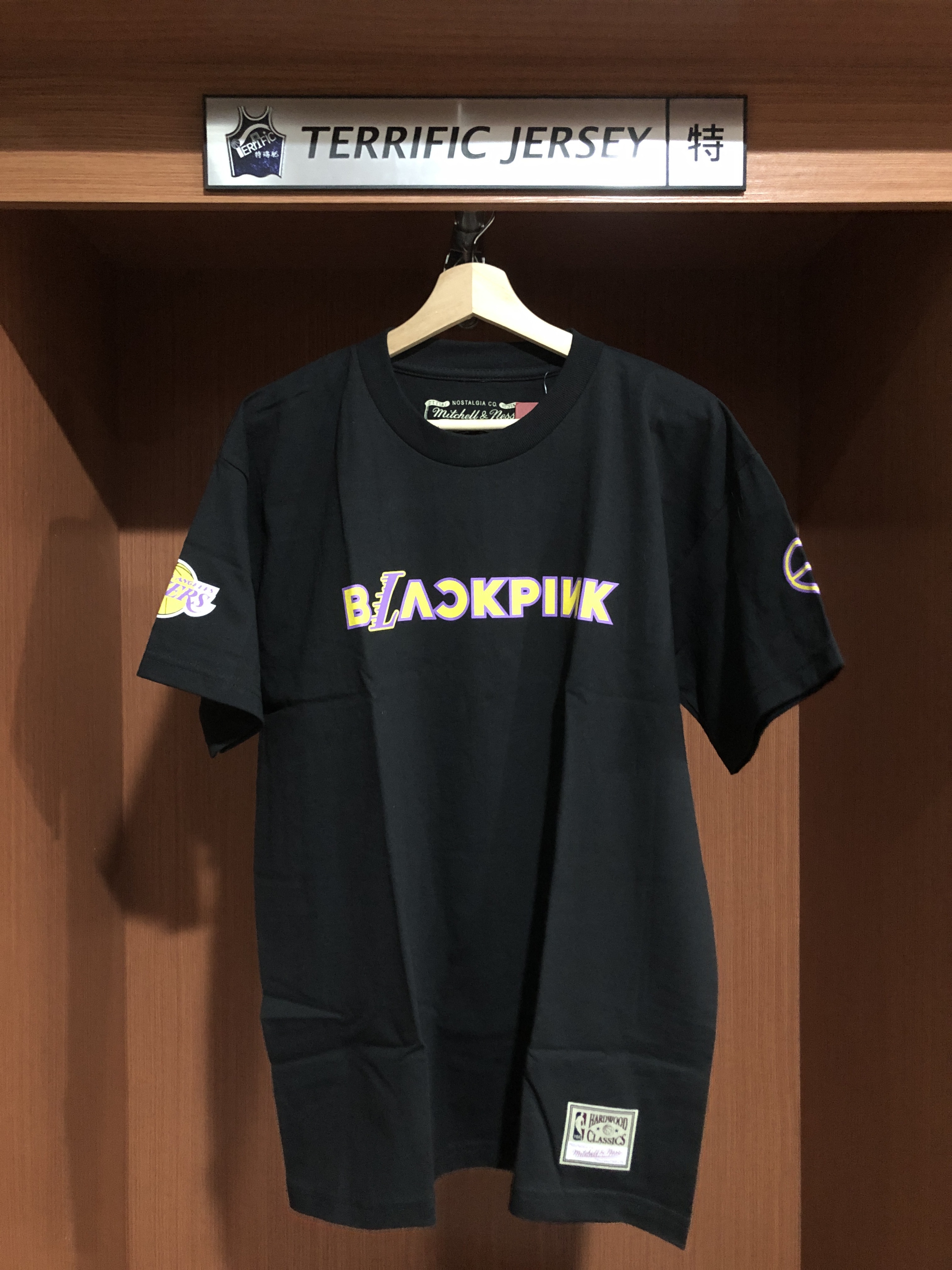 NBA短袖 Los Angeles Lakers 洛杉磯湖人黑 x Mitchell & Ness x BLACKPINK 聯名款 M&N Tee 棉質 全新