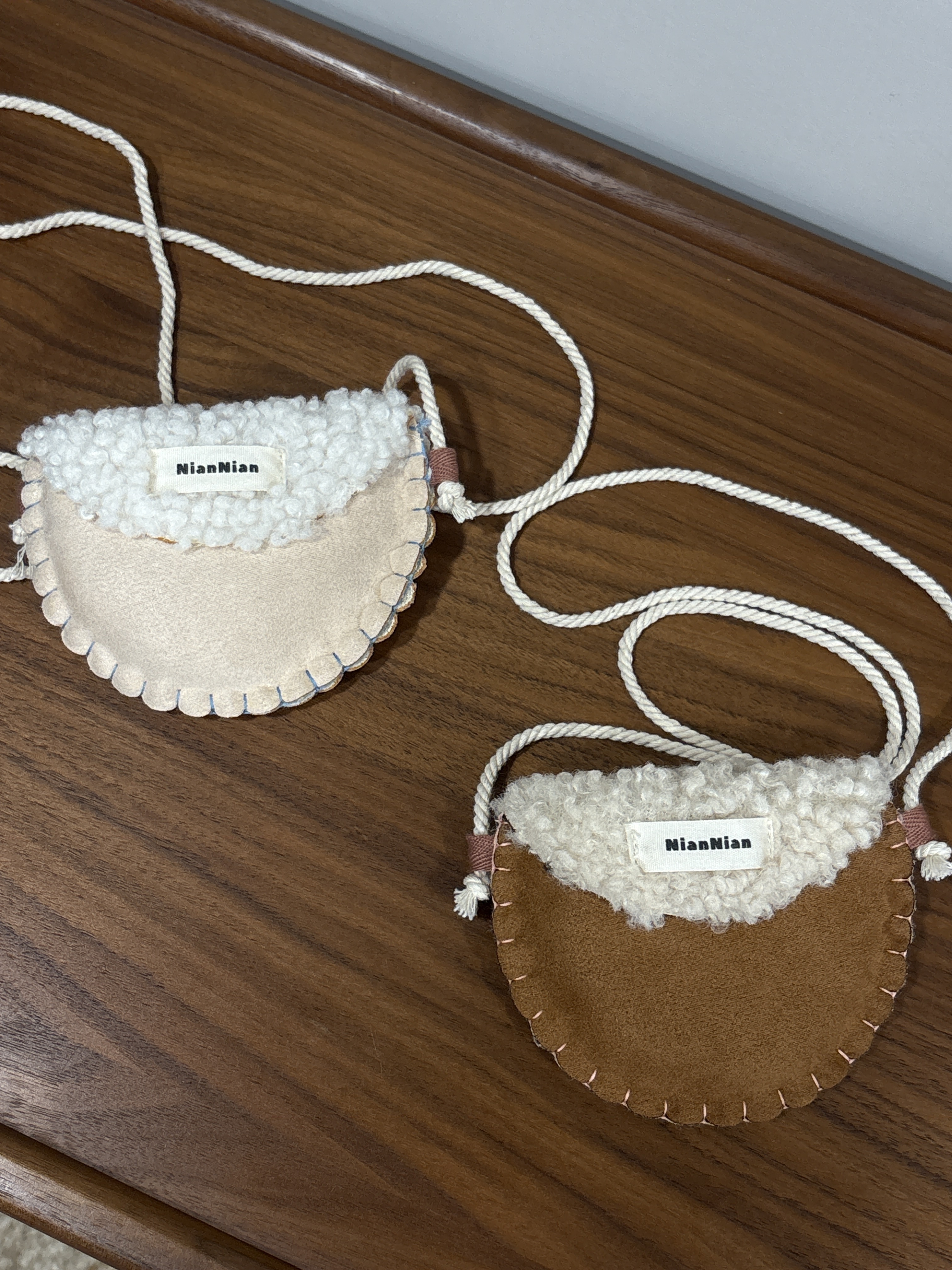 迷你麂皮牛角包