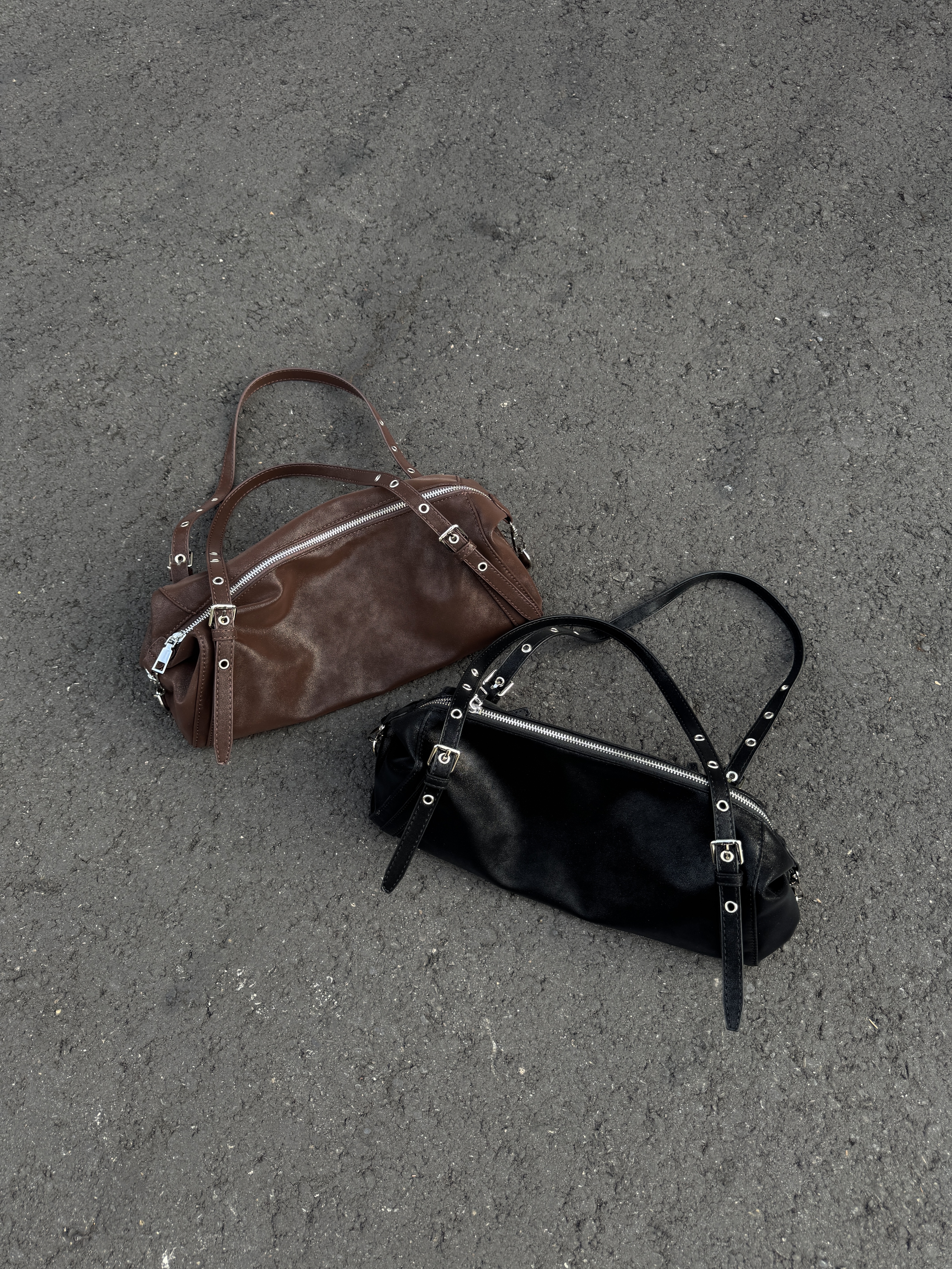 自留☁️雙肩帶軟皮枕頭包(2色)