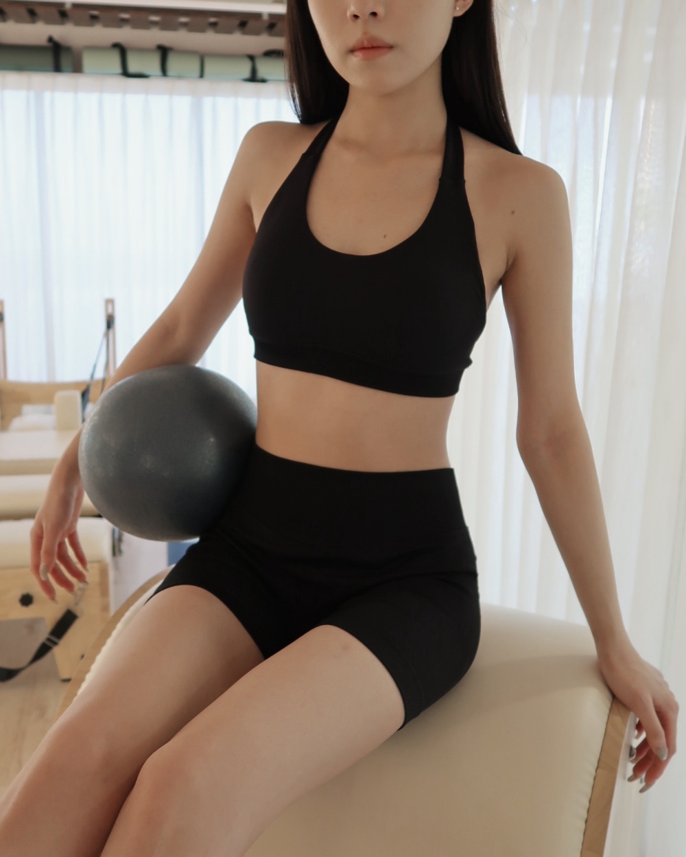 Nagini shorts 提臀無縫三分褲 / 黑色