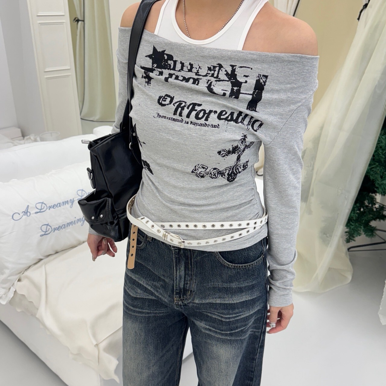 傾卸時光!露肩設計層次感假兩件上衣