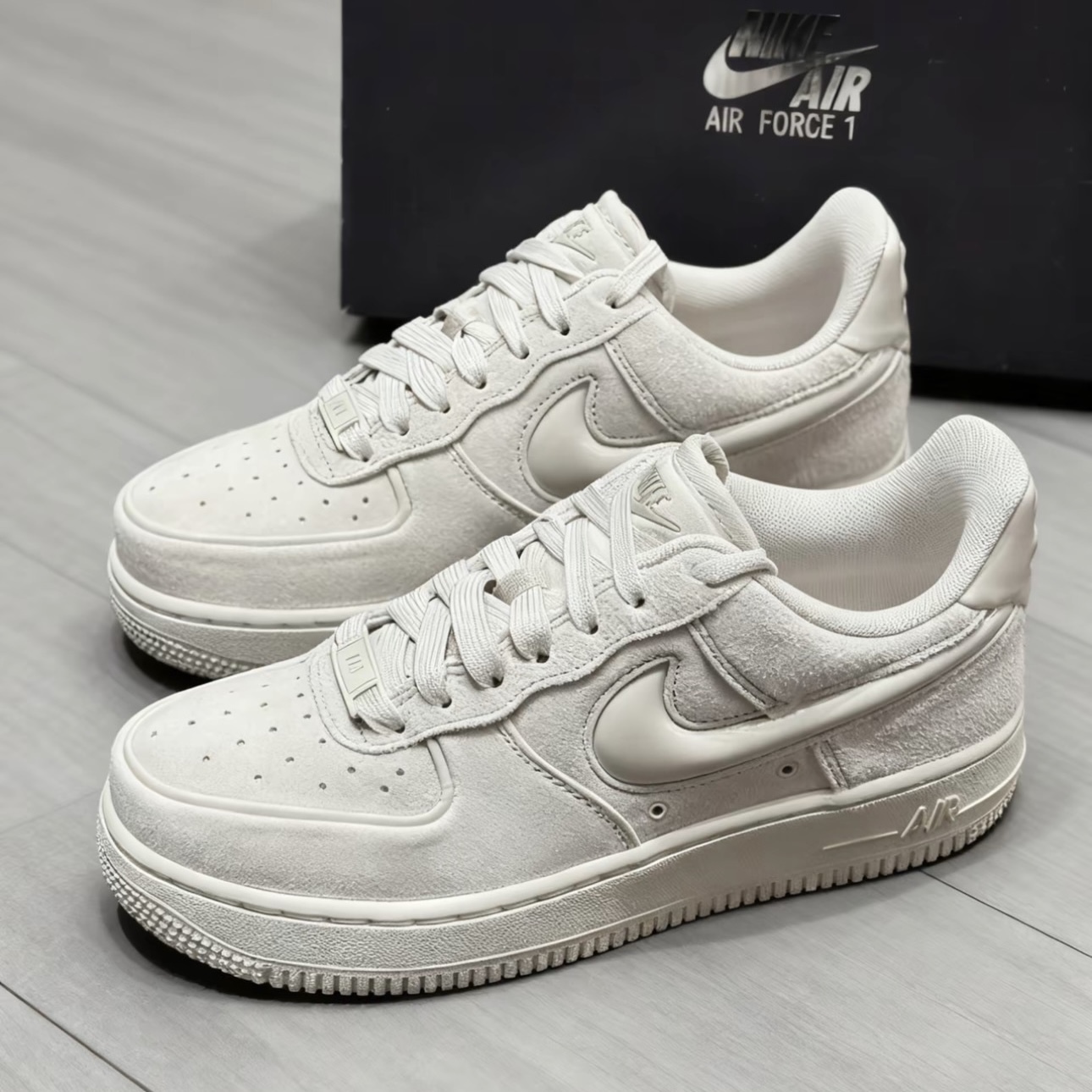 NIKE AIR FORCE 1 奶油白灰 泡泡勾 麂皮 休閒鞋 經典百搭 女鞋 HV4406-001