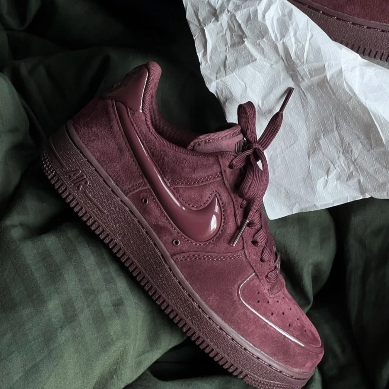 NIKE AIR FORCE 1 酒紅色 櫻桃紅 絨面麂皮 果凍勾 國外限定 女鞋 HV4406-600
