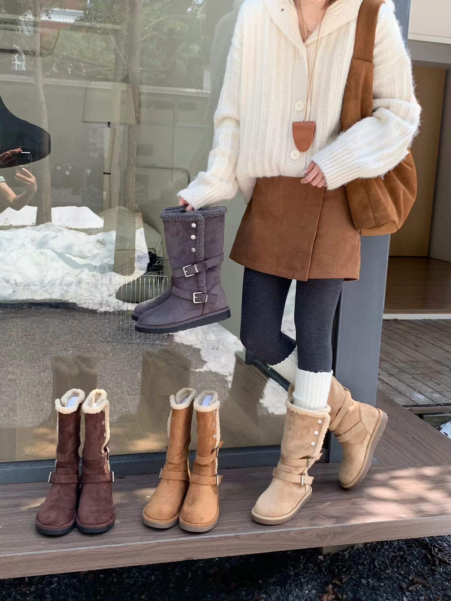 毛毛邊雙扣兩穿中筒雪靴